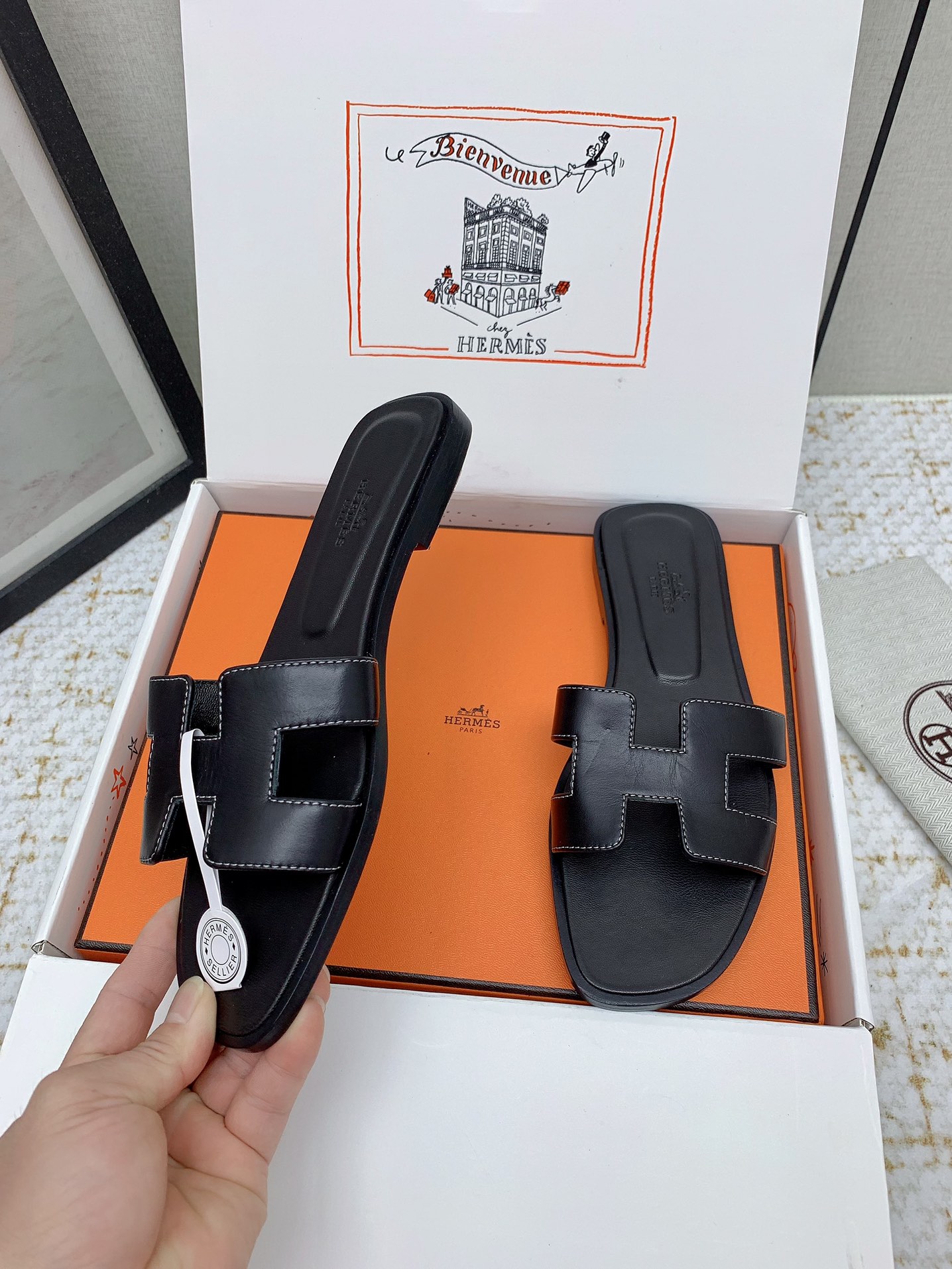 Hermes Oran Leather Flat Sandals Slides - Iconic Style and Comfort 5 i1750232433 7815 8