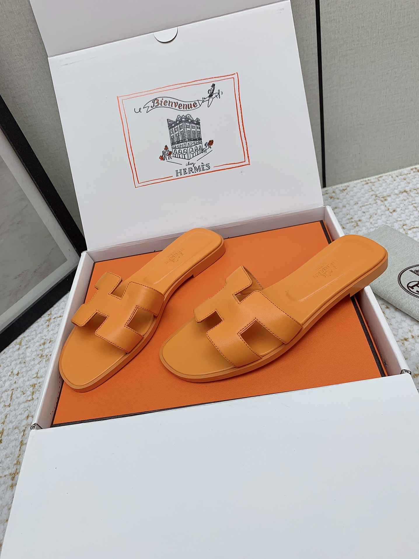 Hermès Oran Sandal: Iconic Leather Slides for Women, Sizes 35-42 Available 4 i1750232462 292 2