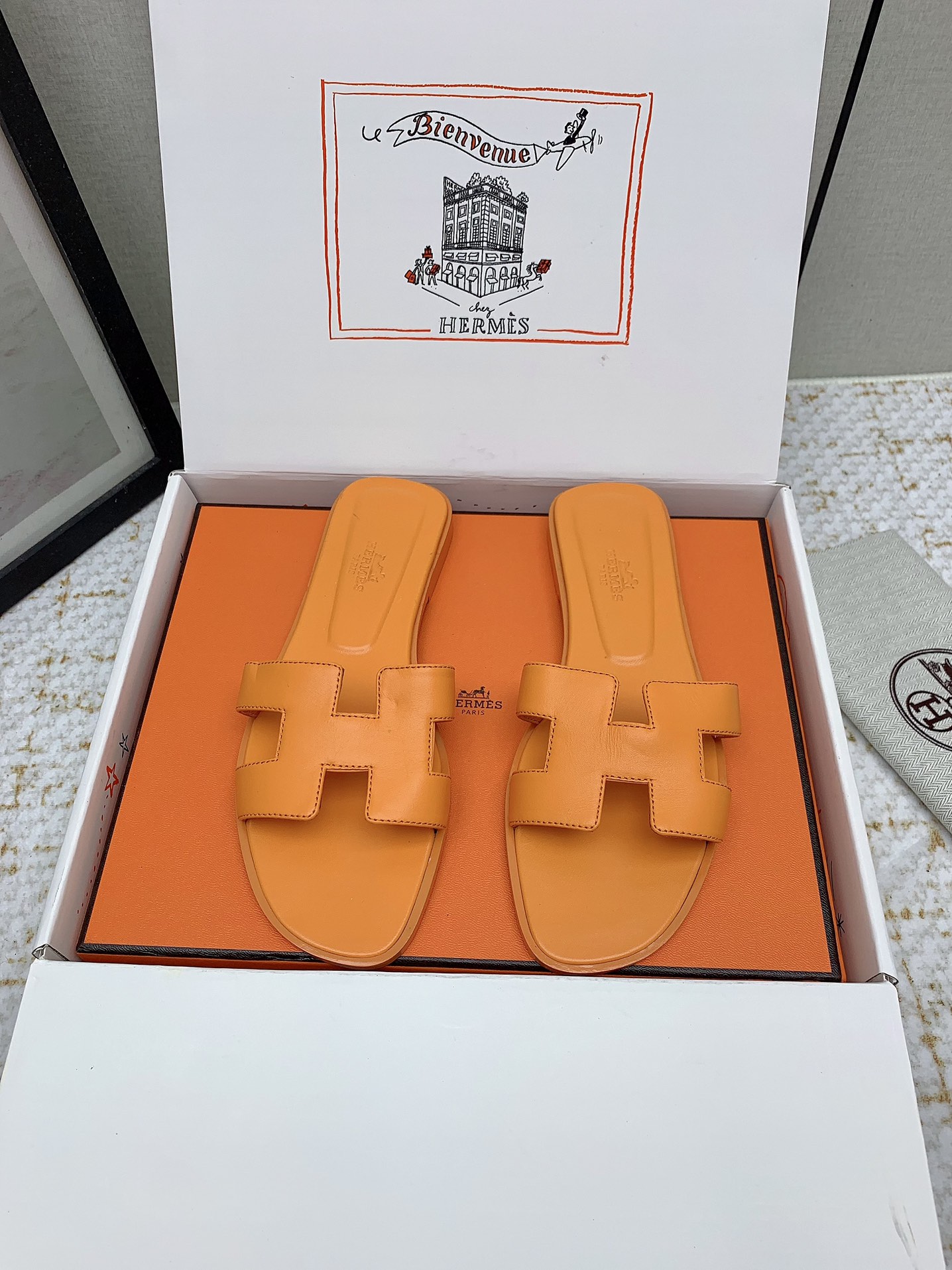 Hermès Oran Sandal: Iconic Leather Slides for Women, Sizes 35-42 Available 3 i1750232463 3982 4