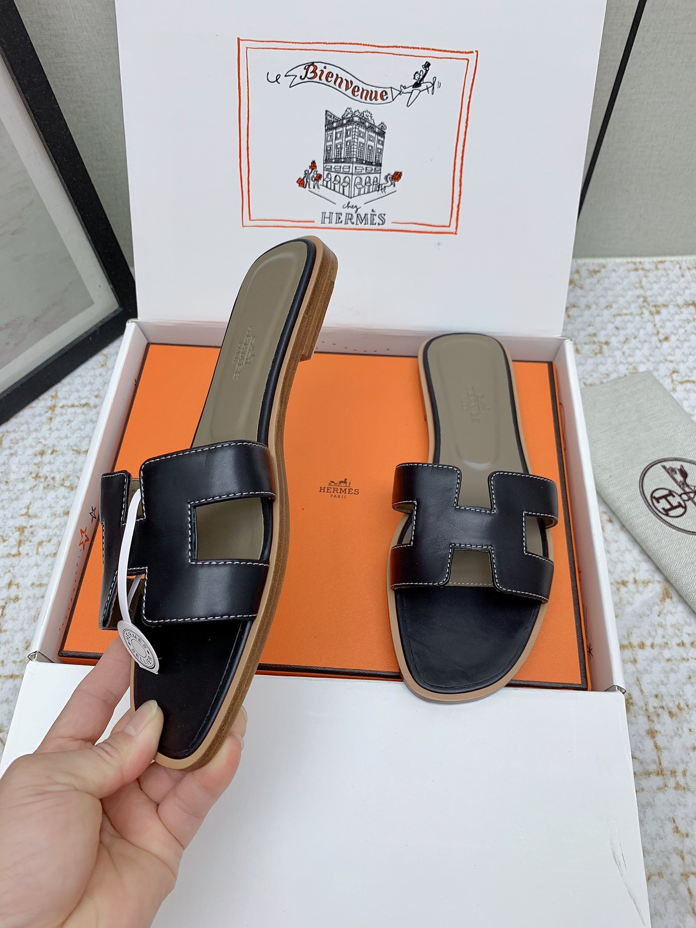 Elegant Hermes Oran Leather Sandals - Stylish Summer Slides for Women 5 i1750232495 1552 0