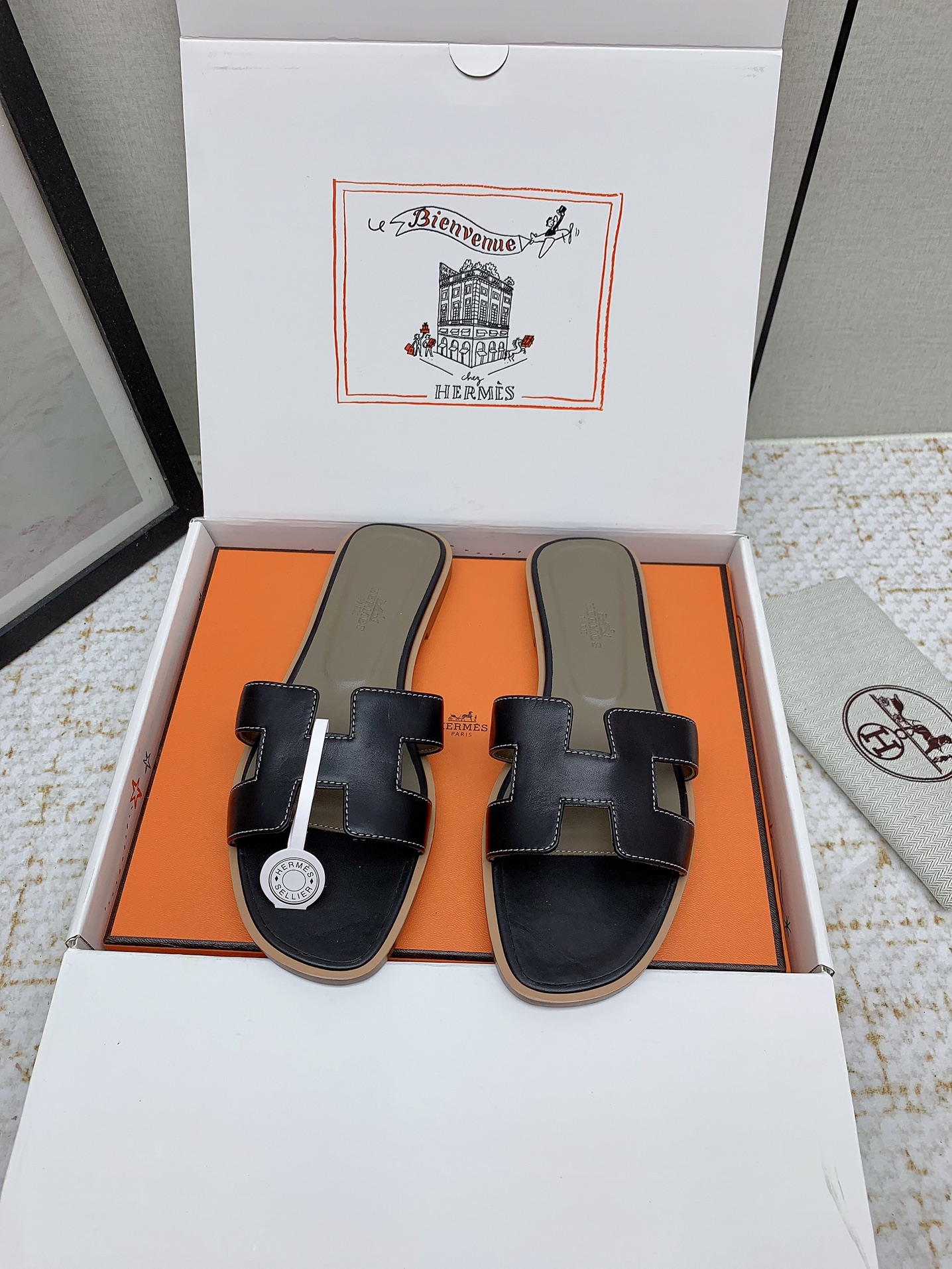 Elegant Hermes Oran Leather Sandals - Stylish Summer Slides for Women 3 i1750232495 3241 0