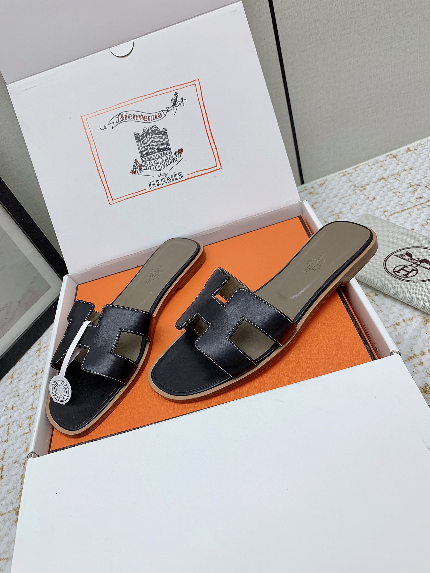 Elegant Hermes Oran Leather Sandals - Stylish Summer Slides for Women 4 i1750232496 3490 0
