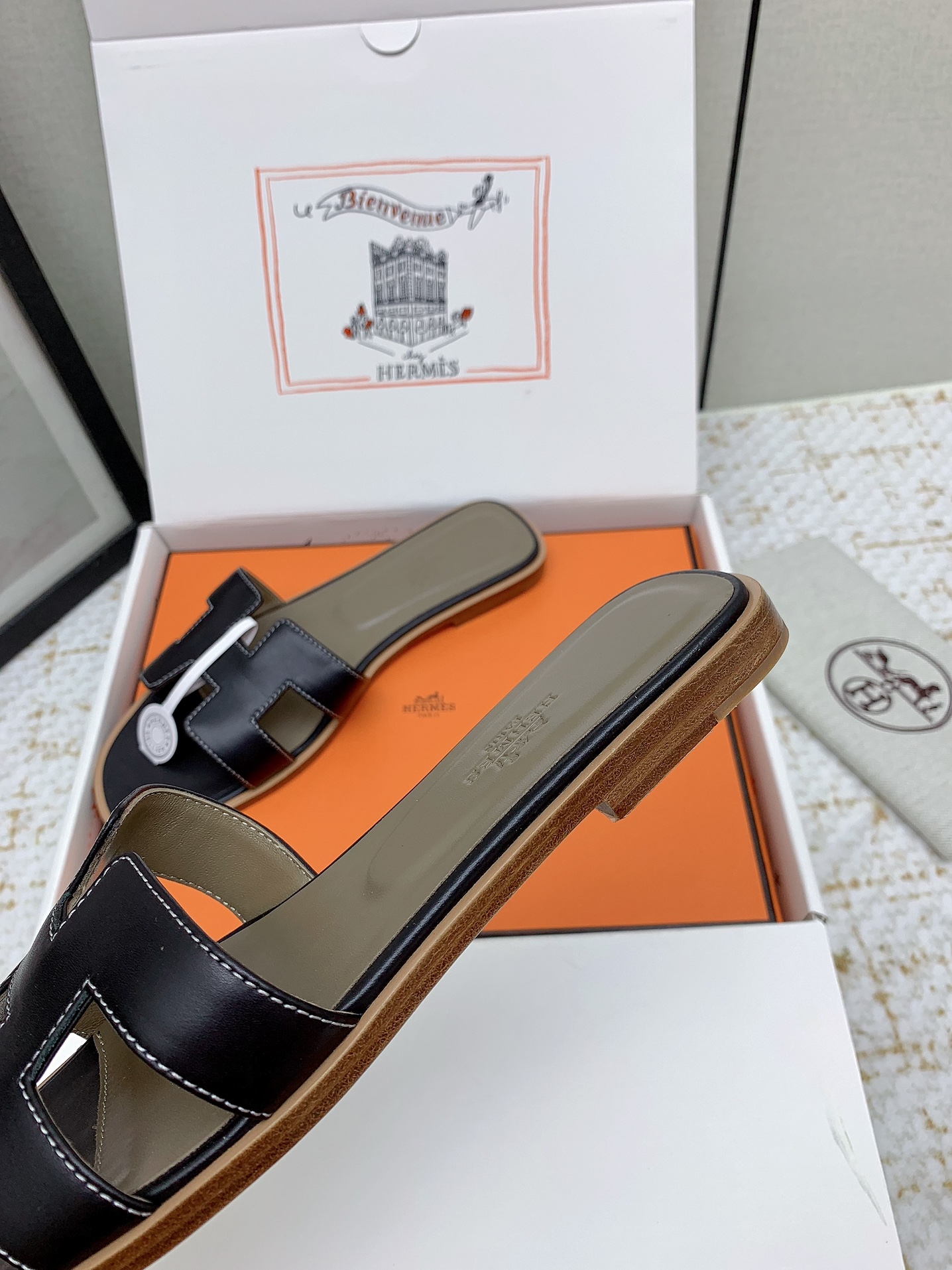 Elegant Hermes Oran Leather Sandals - Stylish Summer Slides for Women 9 i1750232496 7239 0