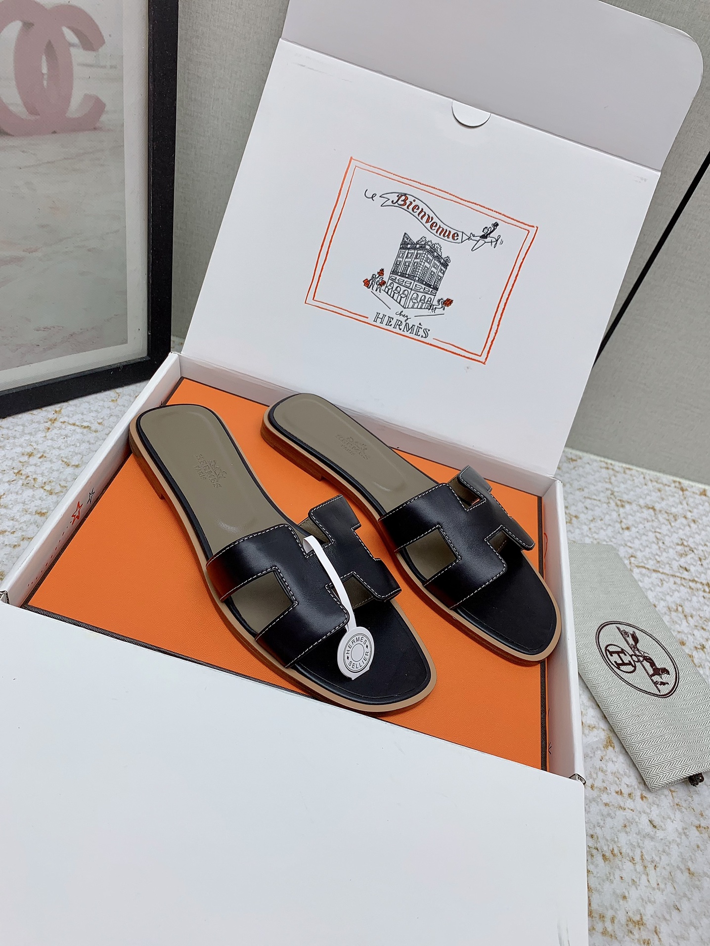 Elegant Hermes Oran Leather Sandals - Stylish Summer Slides for Women 2 i1750232496 8588 0