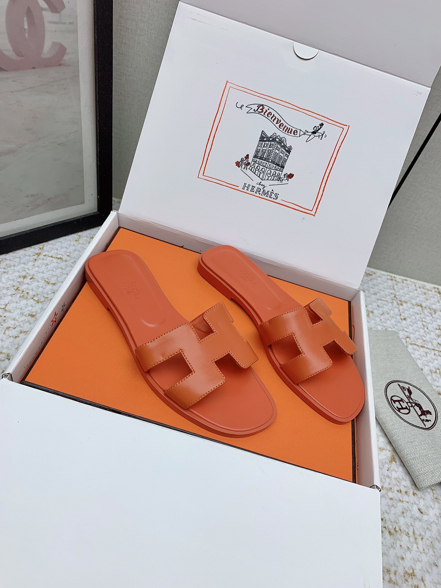 Hermès Oran Leather Sandals - Iconic Style, Comfortable Fit, Sizes 35-42 1 i1750232542 9347 1
