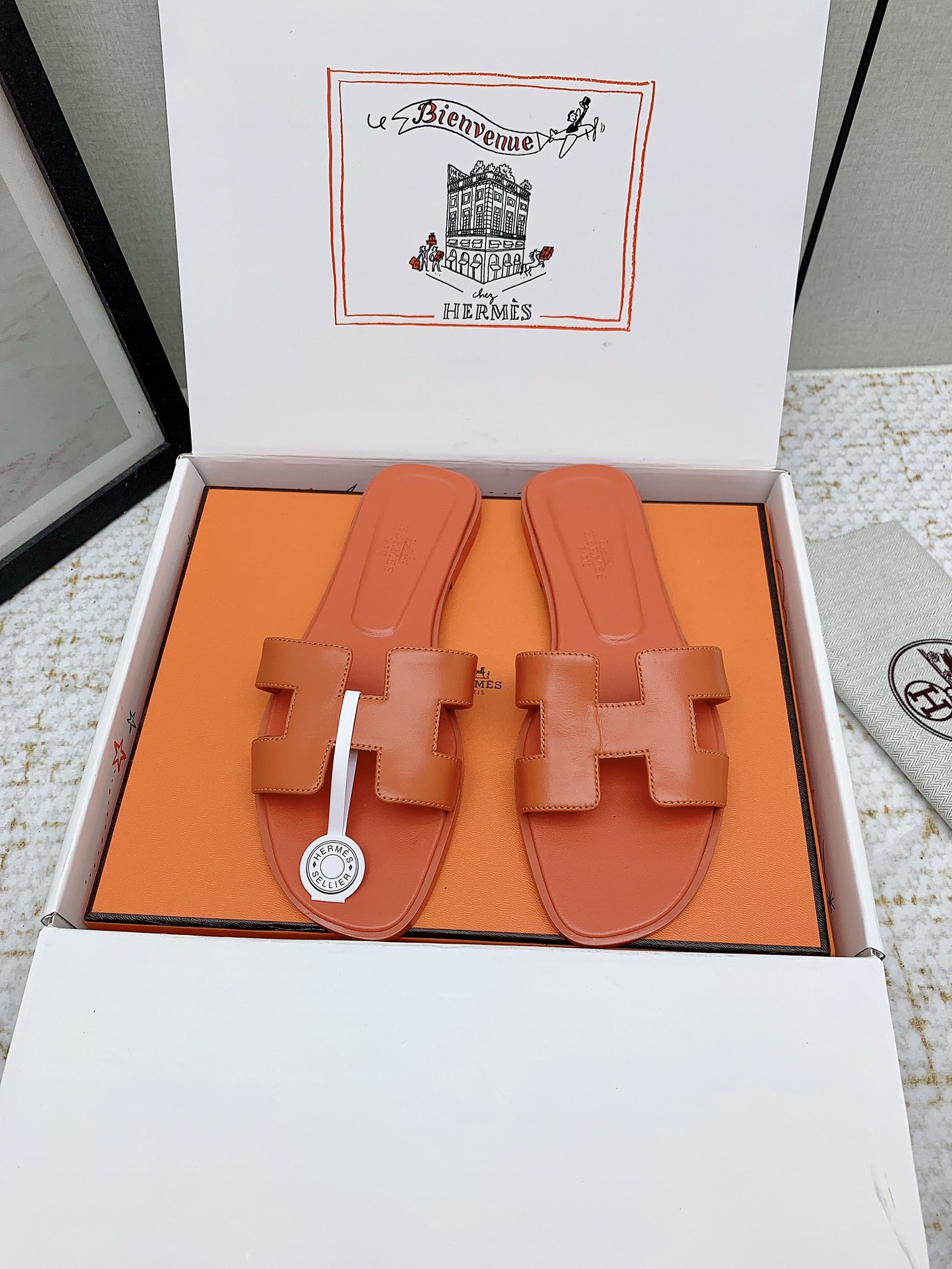 Hermès Oran Leather Sandals - Iconic Style and Comfort (Sizes 35-42) 2 i1750232573 1774 7