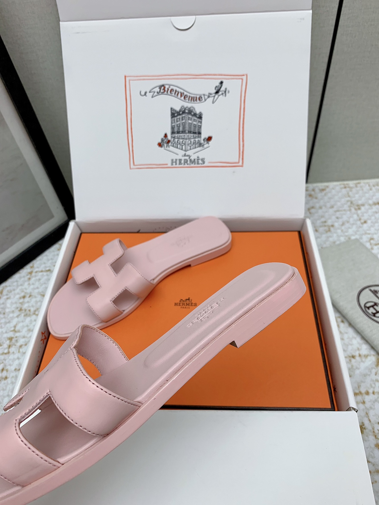 Hermes Oran Leather Slides Sandals - Iconic Style & Comfort (Pink) 8 i1750232625 5964 1