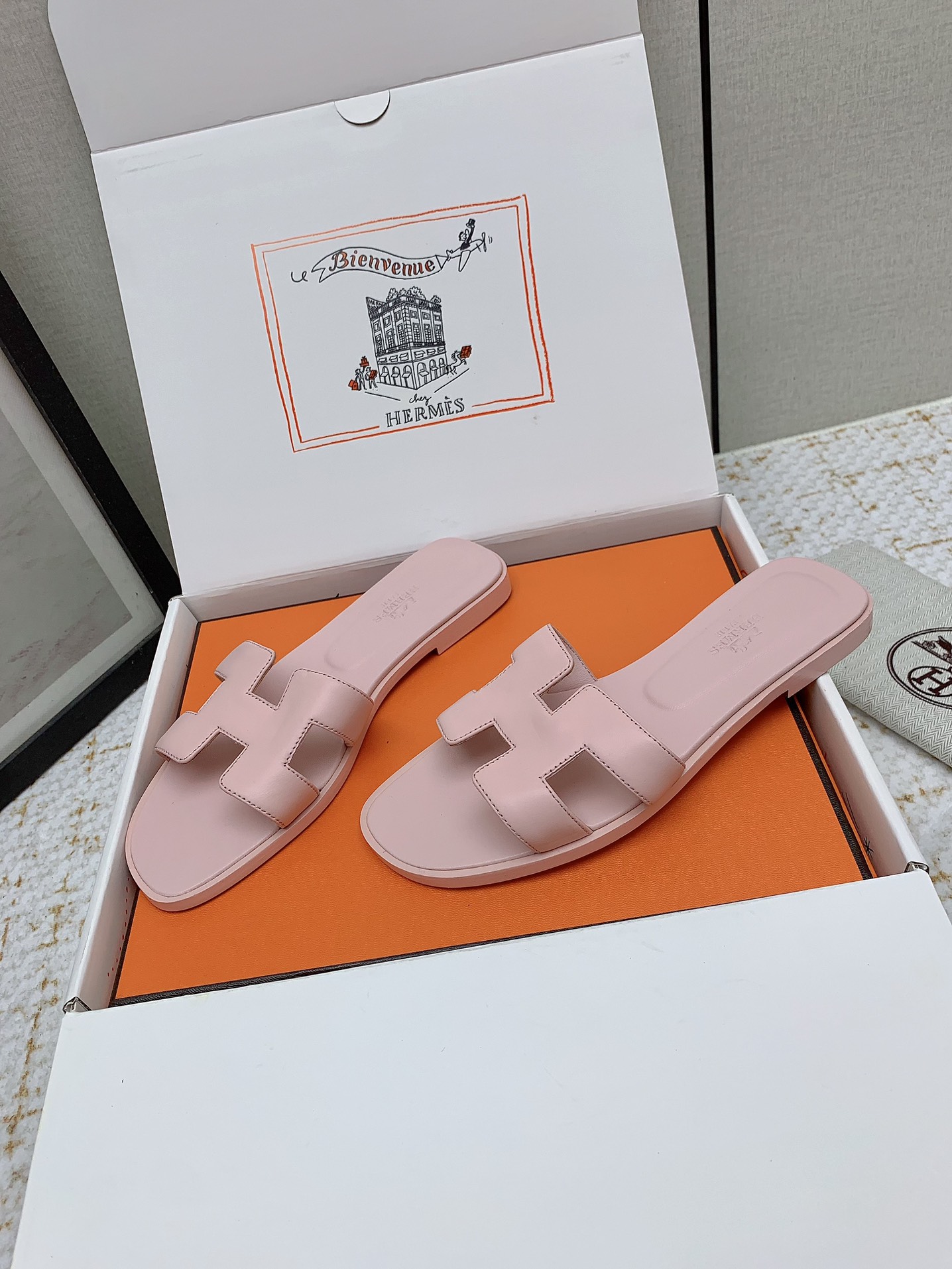 Hermes Oran Leather Slides Sandals - Iconic Style & Comfort (Pink) 3 i1750232625 8838 8