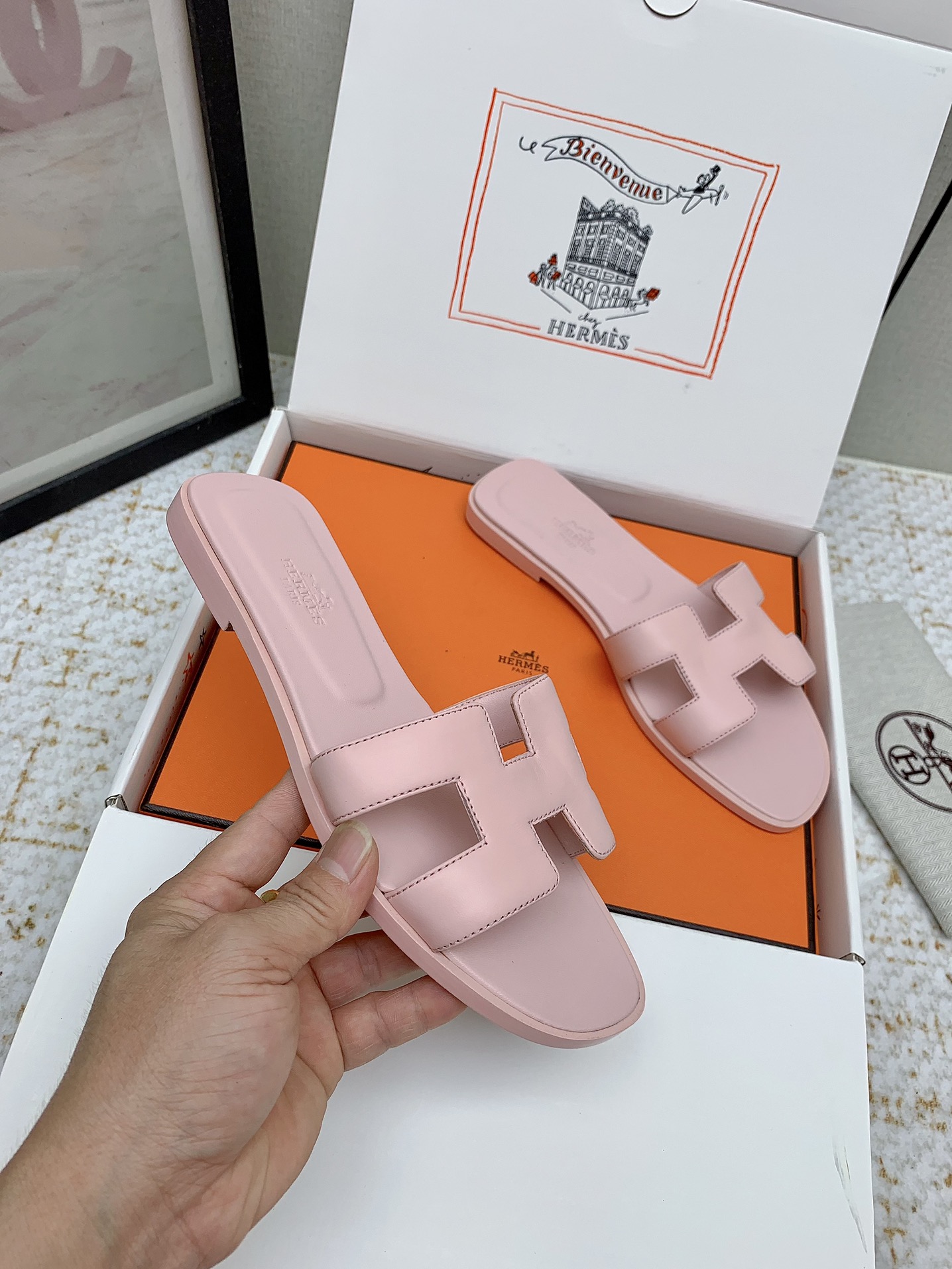 Hermes Oran Leather Slides Sandals - Iconic Style & Comfort (Pink) 5 i1750232625 991 0