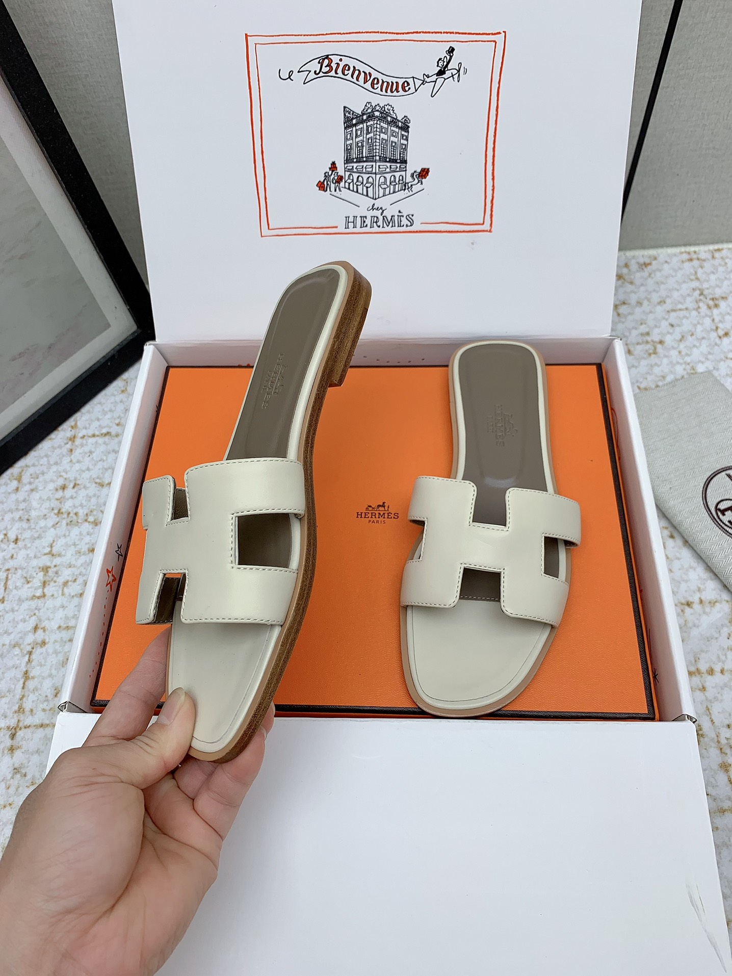Hermès Oran Sandal - Iconic Style, Comfortable Leather Slide 5 i1750232652 7319 0