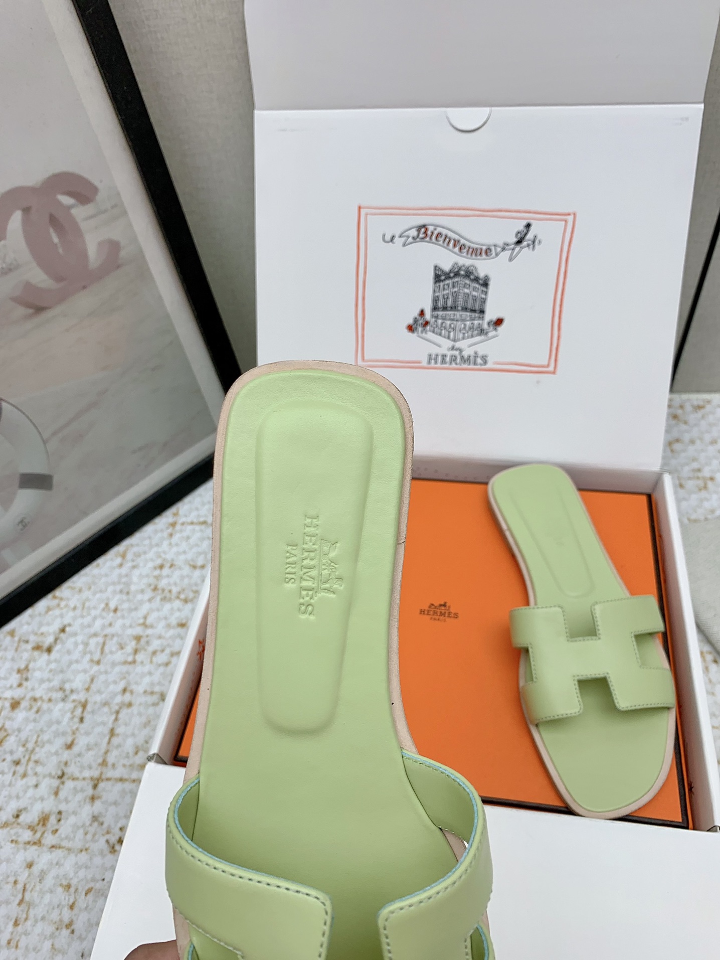 Hermès Oran Sandal: Iconic Style, Comfortable Fit, Available in Multiple Sizes 7 i1750232681 7039 1