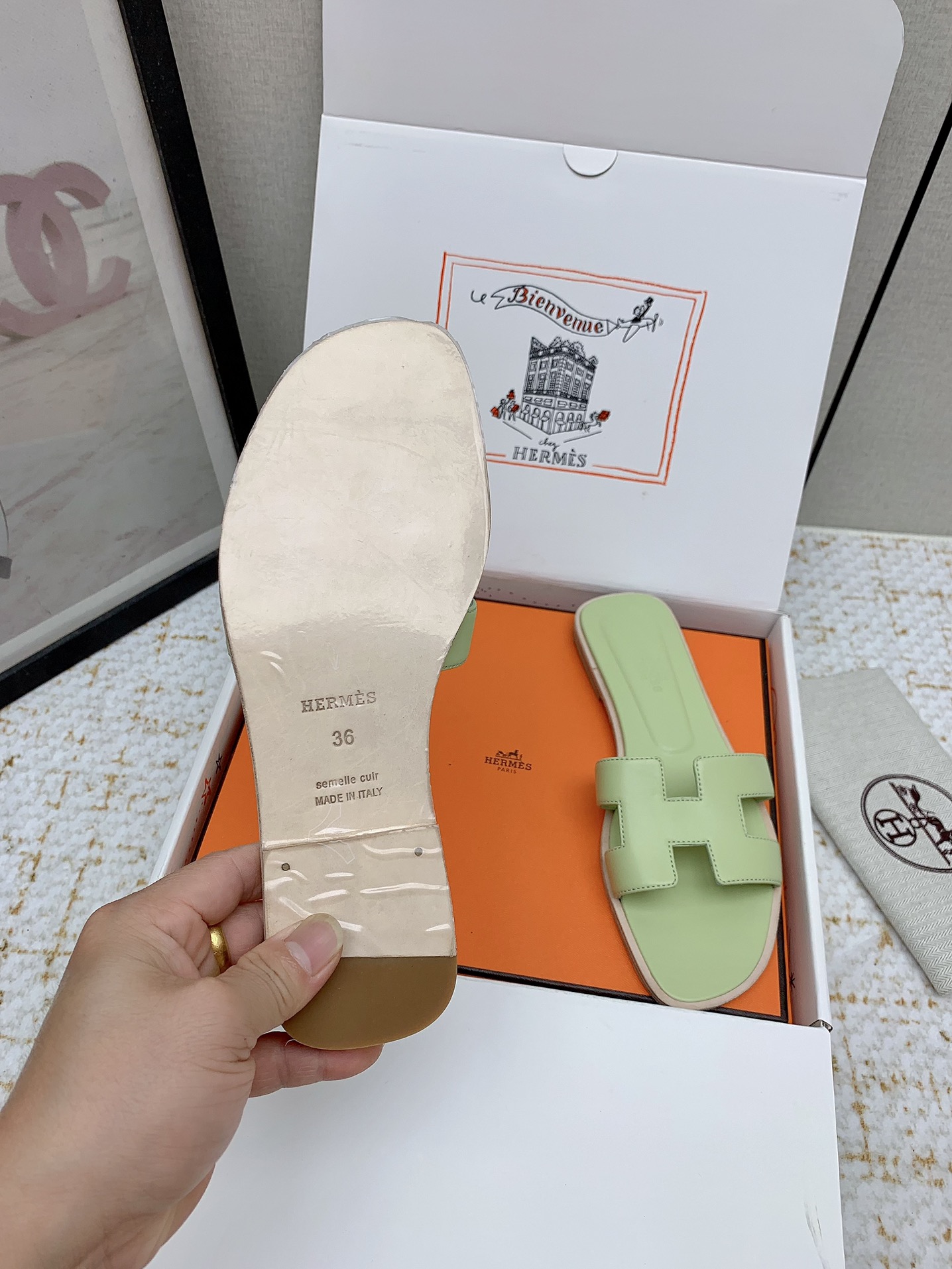 Hermès Oran Sandal: Iconic Style, Comfortable Fit, Available in Multiple Sizes 8 i1750232681 980 0