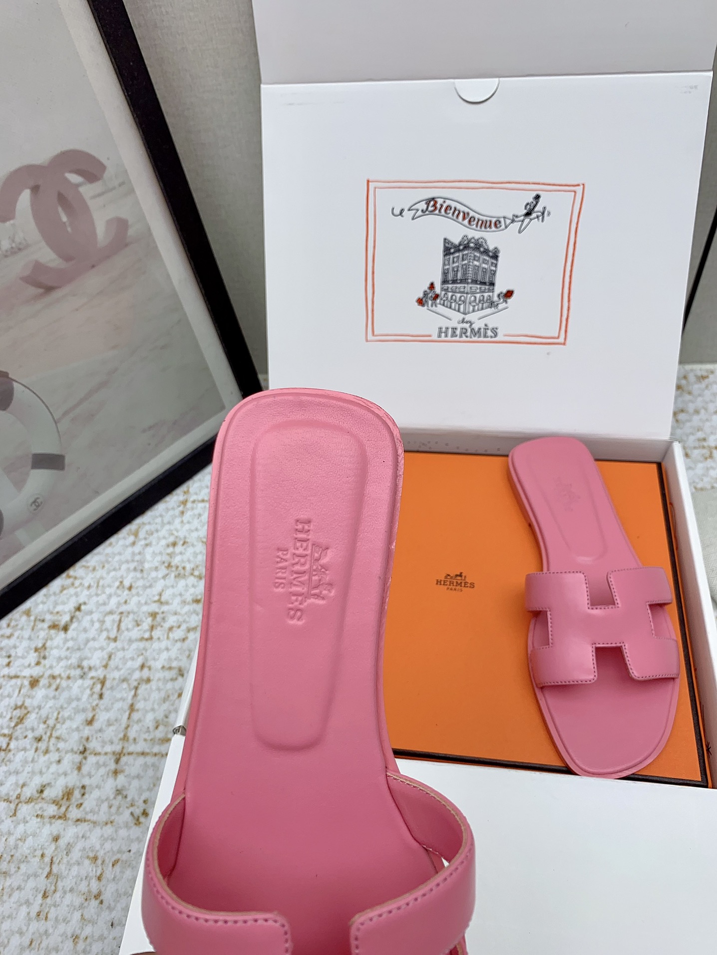 Hermès Oran Pink Leather Flat Sandals Slides, Iconic Style & Comfort 7 i1750232713 9352 6