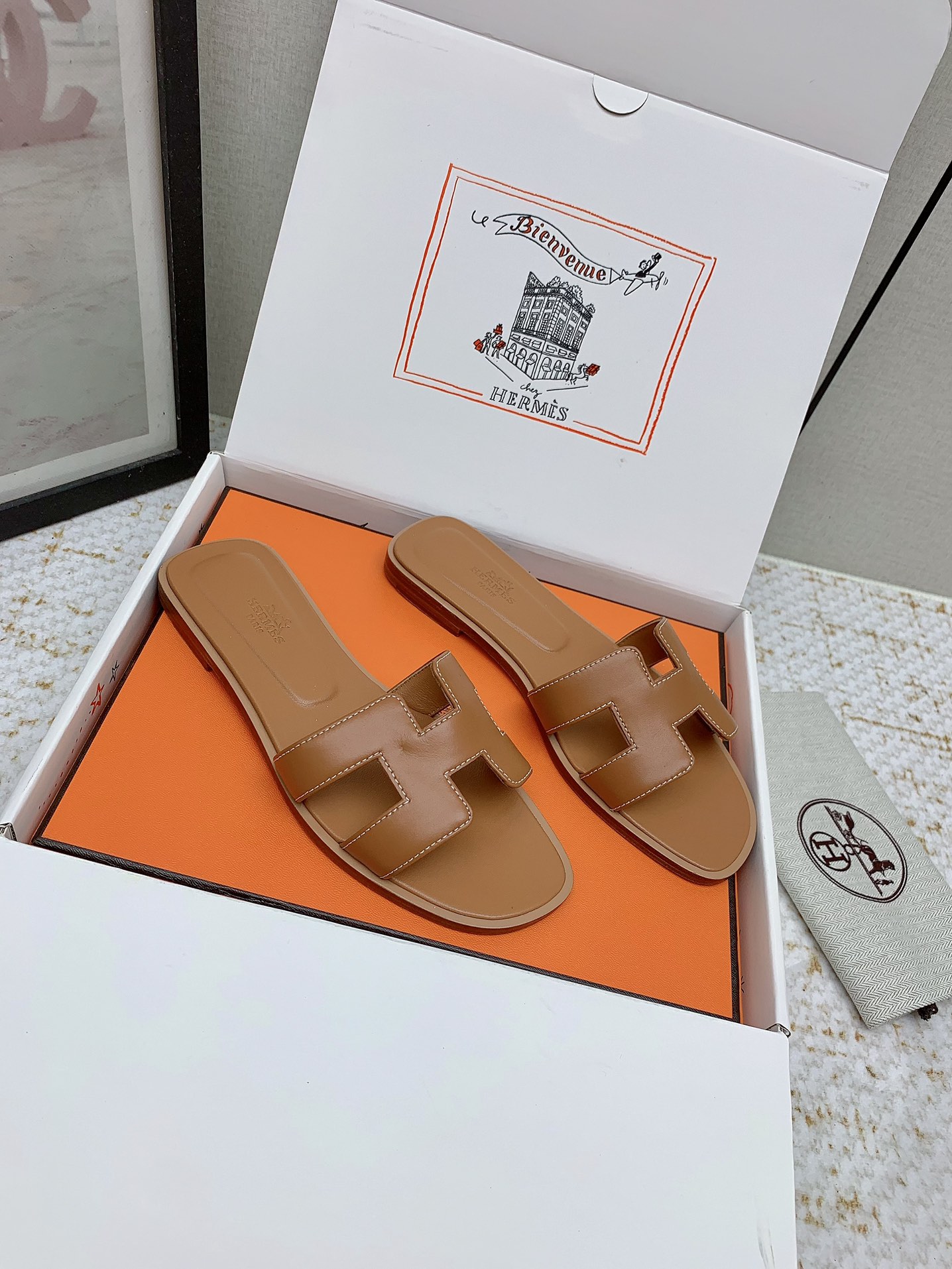 Hermès Oran Sandal: Iconic Leather Slides in Tan, Sizes 35-42 Available 2 i1750232774 7843 6