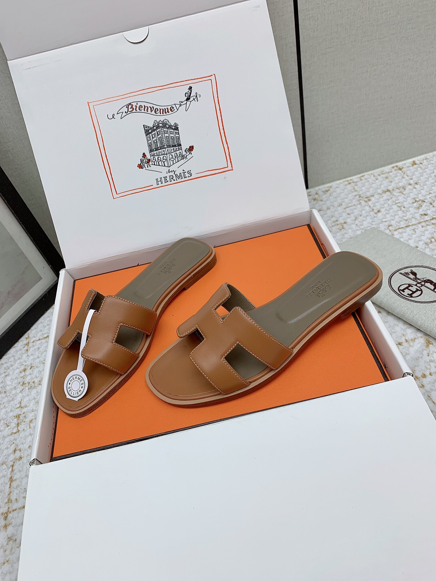 Hermès Oran Sandal: Iconic Style, Unparalleled Comfort in Brown Leather 3 i1750232797 191 6