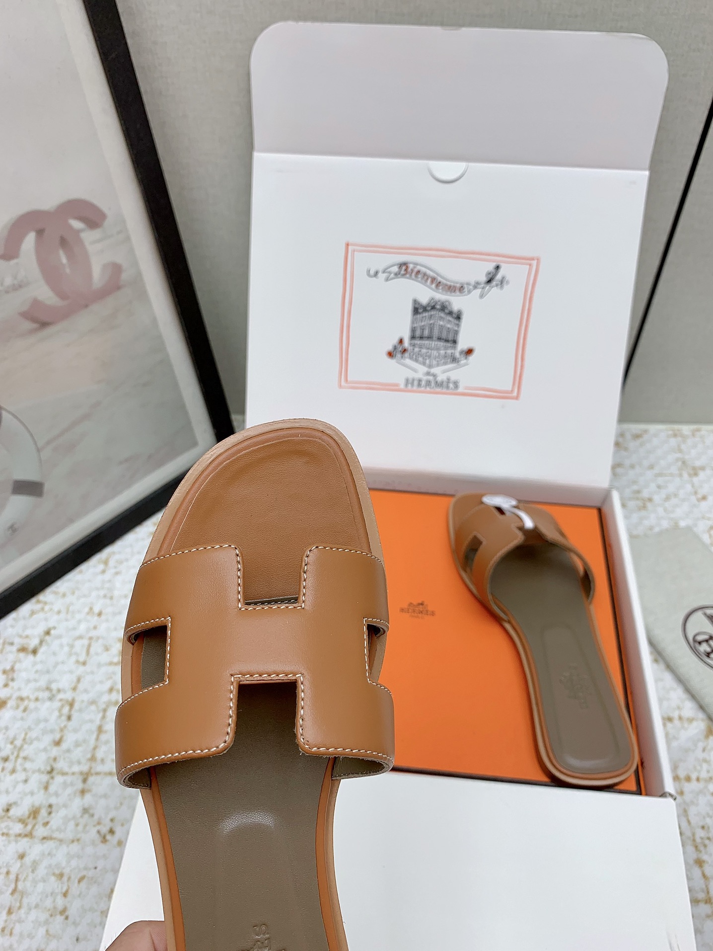 Hermès Oran Sandal: Iconic Style, Unparalleled Comfort in Brown Leather 9 i1750232797 5120 7