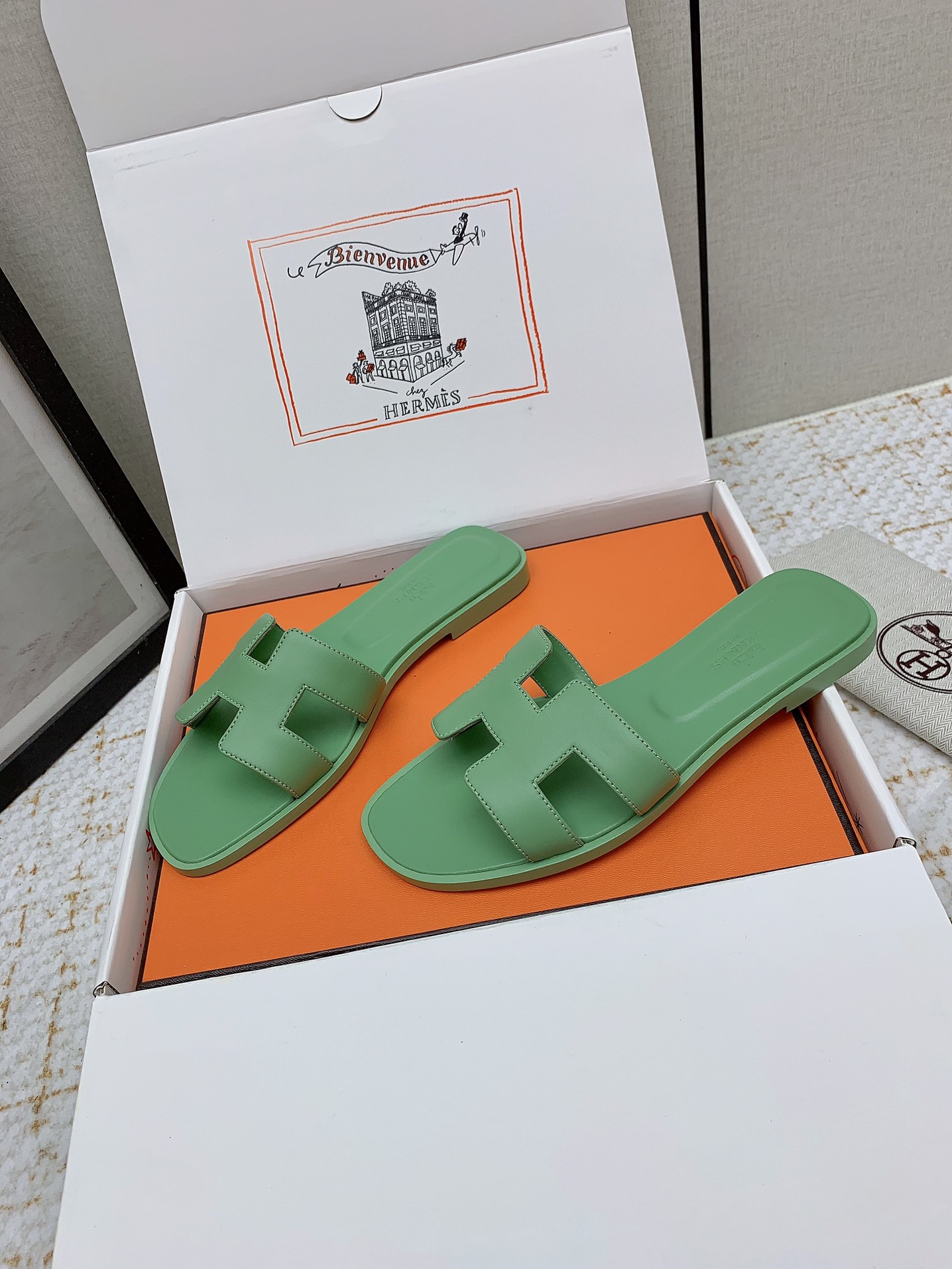 Hermès Oran Sandals, Green Leather Slides for Women, Available in Multiple Sizes 3 i1750232821 6292 6