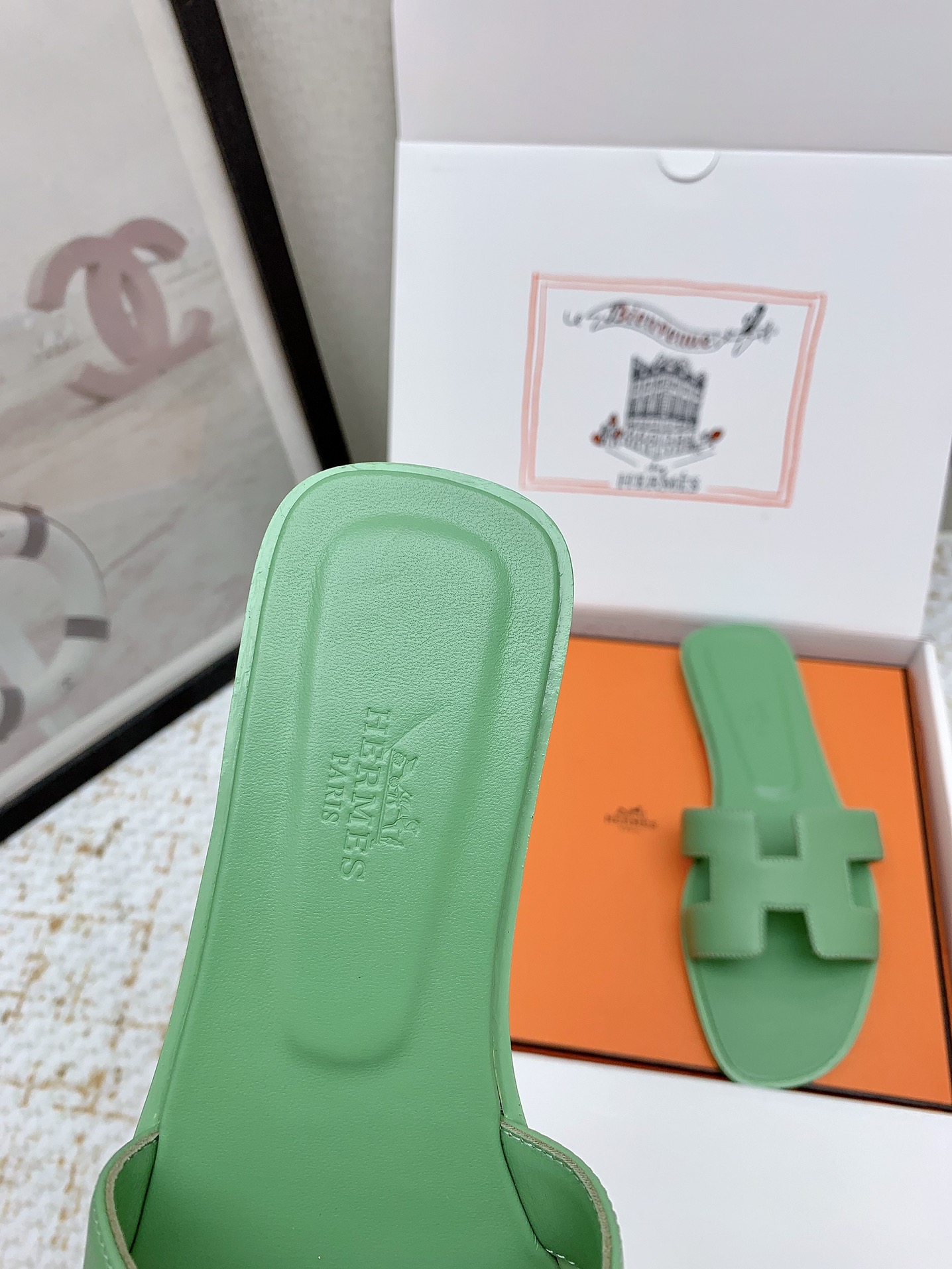 Hermès Oran Sandals, Green Leather Slides for Women, Available in Multiple Sizes 6 i1750232822 3438 8