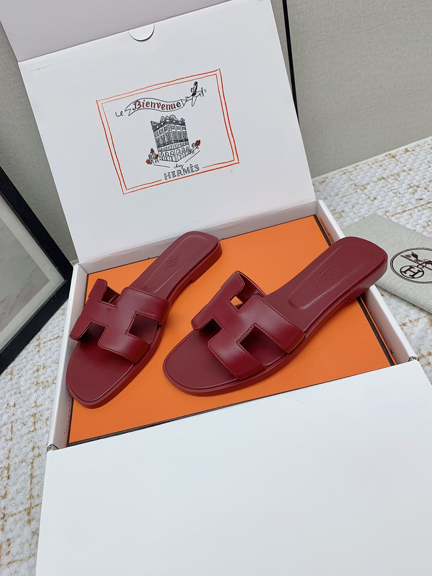 Hermès Oran Leather Sandals - Iconic Style & Comfort (Sizes 35-42 Available) 4 i1750232932 8665 0