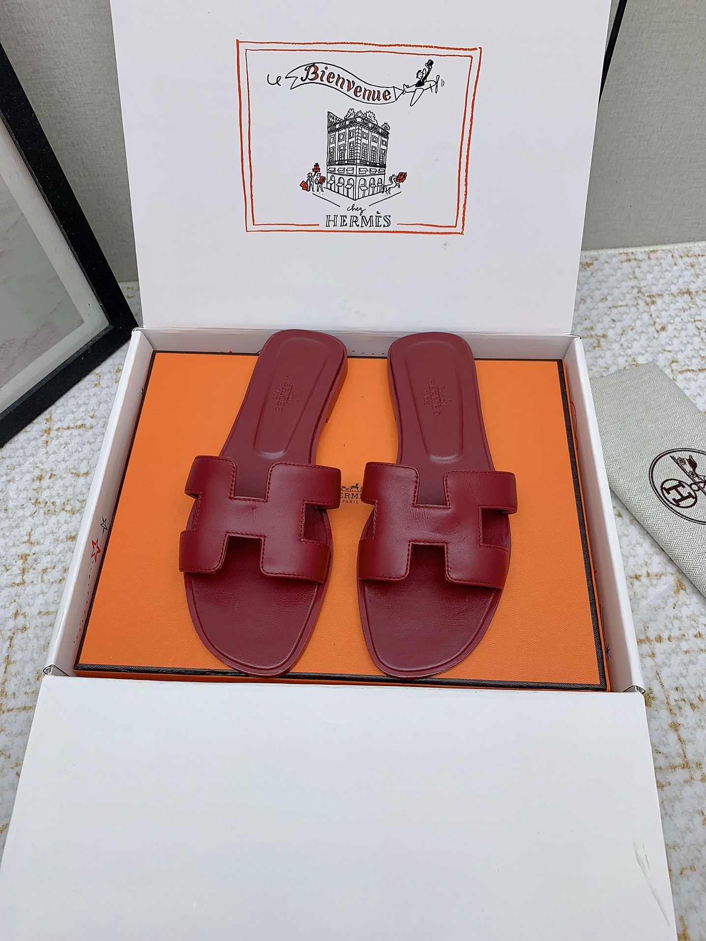Hermès Oran Leather Sandals - Iconic Style & Comfort (Sizes 35-42 Available) 3 i1750232933 6059 0