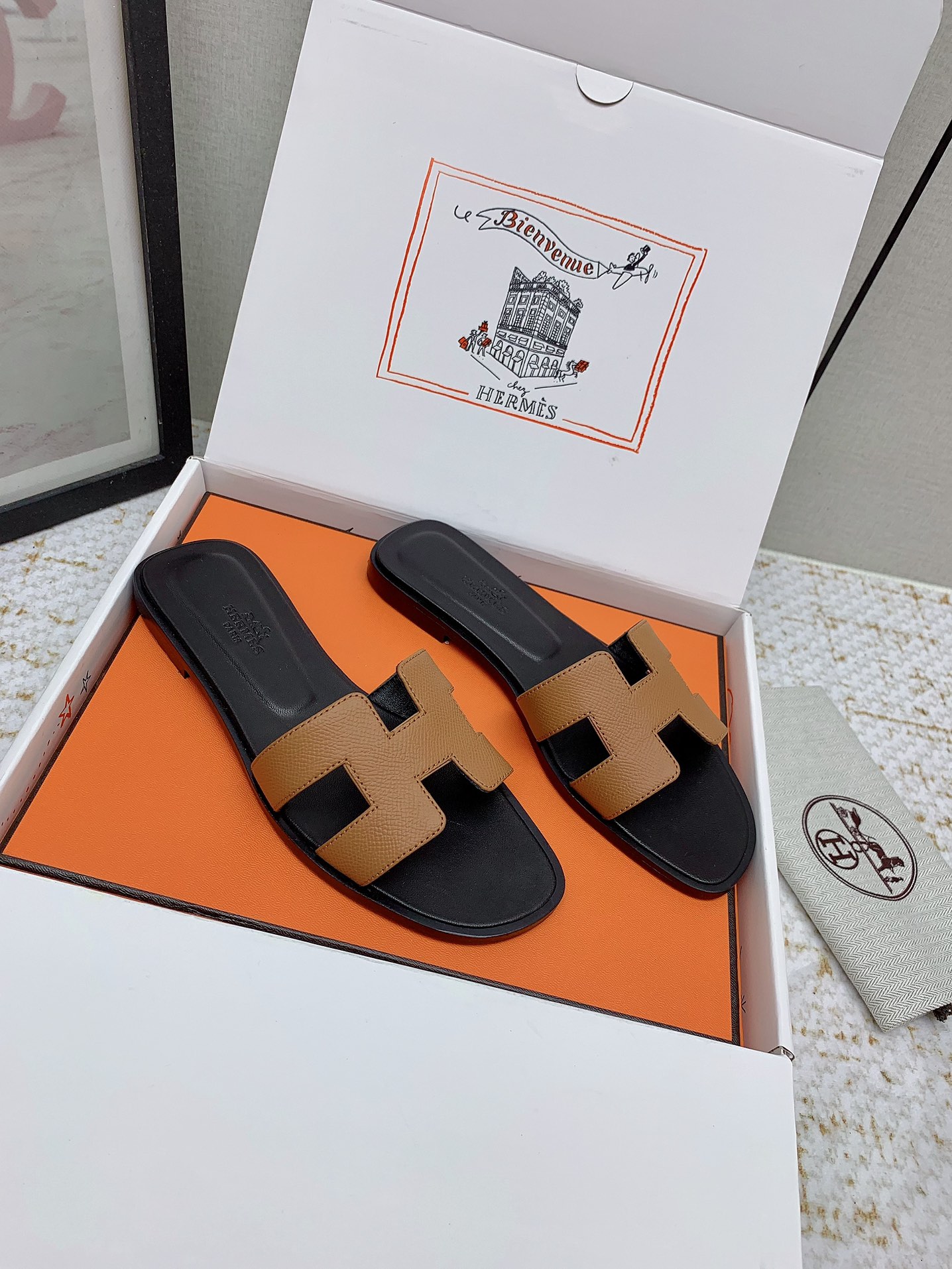Hermès Oran Leather Sandals Slides - Iconic Style & Comfort for Women 1 i1750233136 3330 7