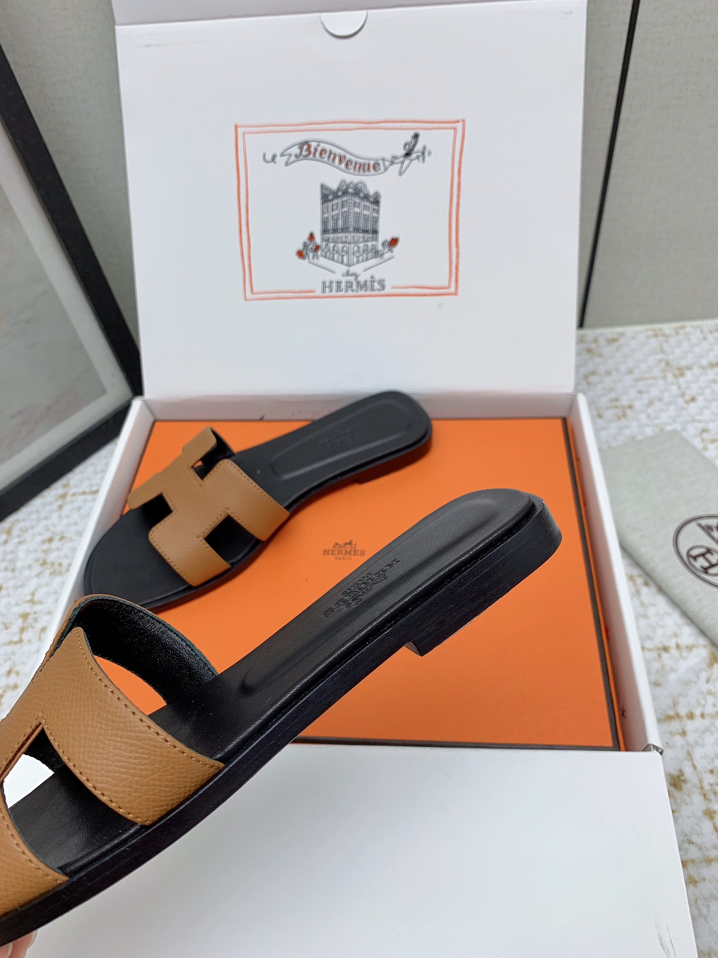 Hermès Oran Leather Sandals Slides - Iconic Style & Comfort for Women 8 i1750233136 7981 1