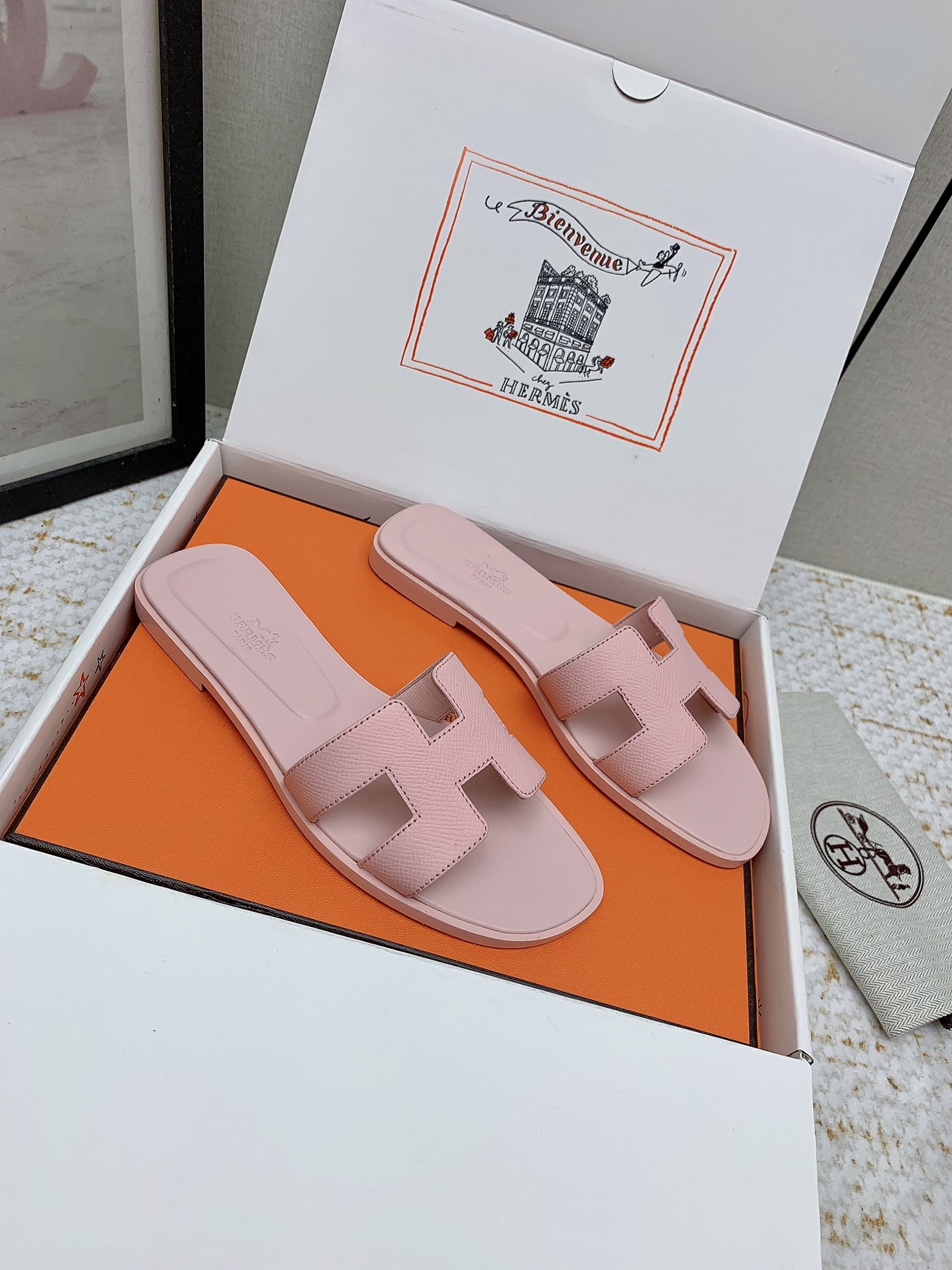 Hermès Oran Pink Leather Flat Sandals Slides, Comfortable & Stylish 2 i1750233196 6863 4