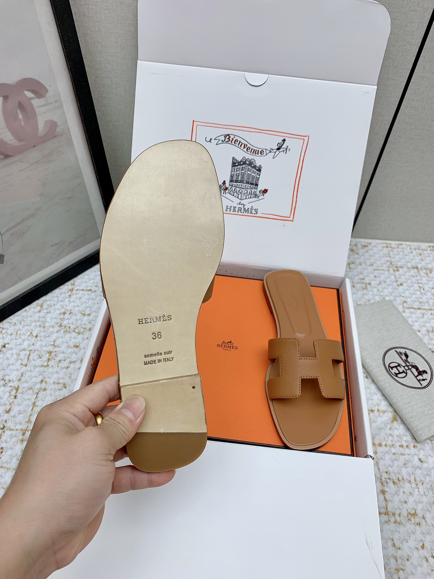 Hermès Oran Leather Flat Sandals Slides, Classic Style, Sizes 35-42 Available 8 i1750233258 1105 6