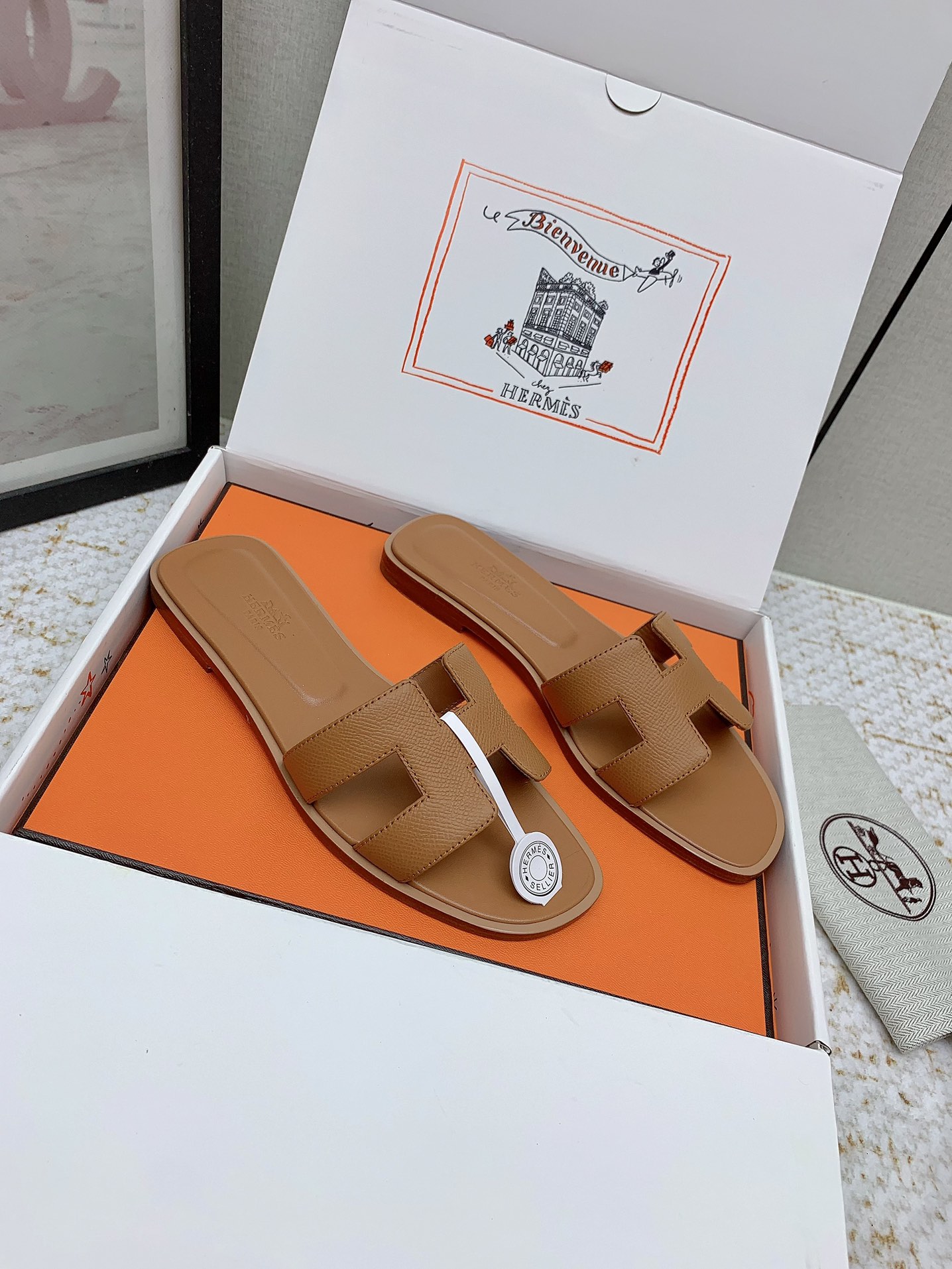 Hermès Oran Leather Flat Sandals Slides, Classic Style, Sizes 35-42 Available 2 i1750233258 2099 2