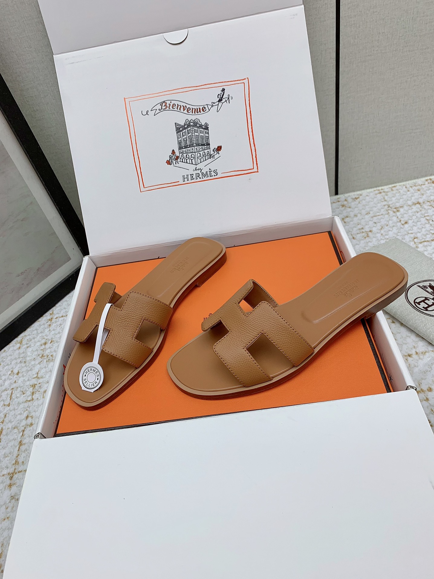 Hermès Oran Leather Flat Sandals Slides, Classic Style, Sizes 35-42 Available 4 i1750233258 6362 4