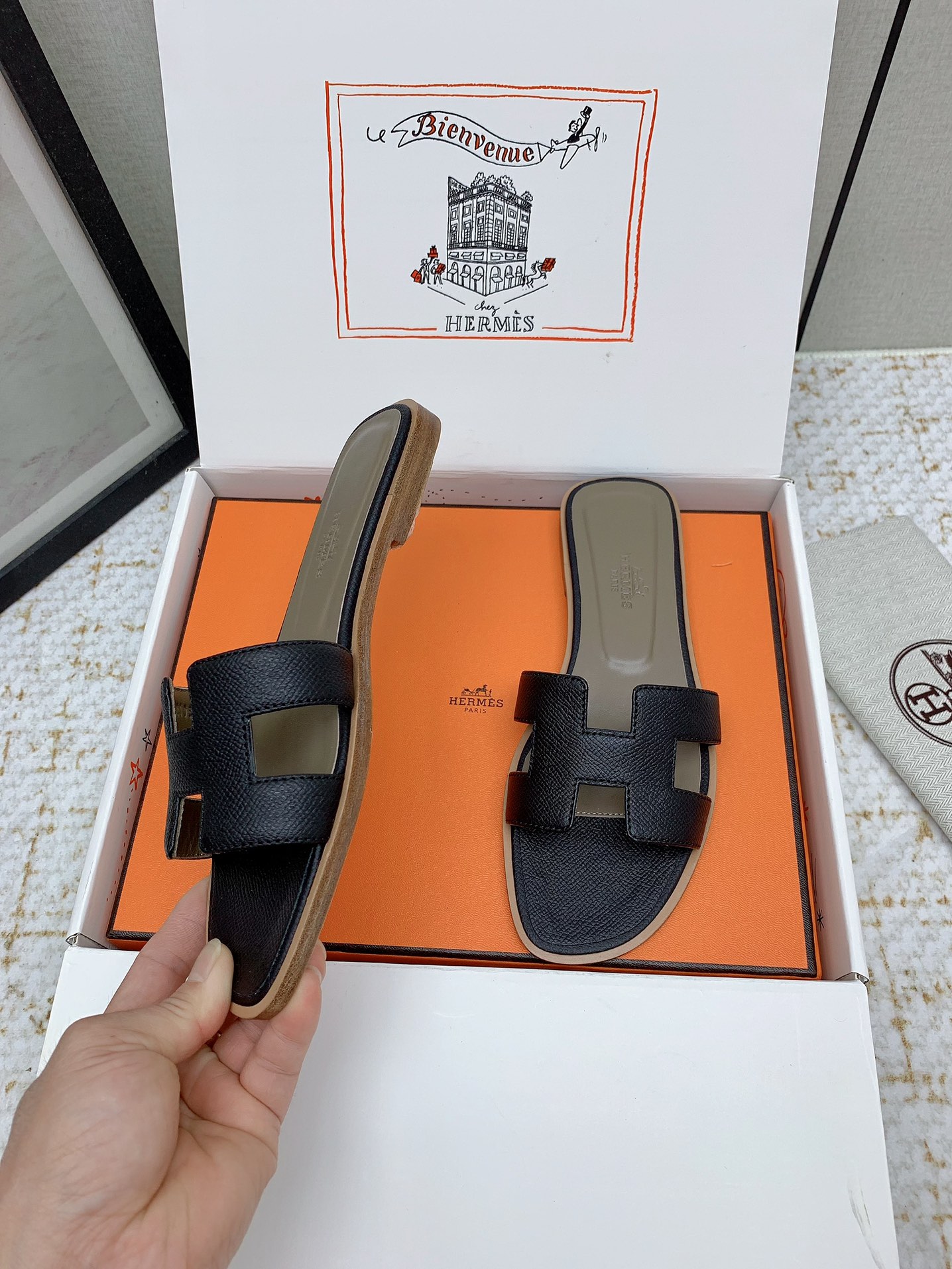 Elegant H-Cut Leather Slide Sandals - Stylish Summer Beach Slip-Ons 4 i1750233312 3013 0