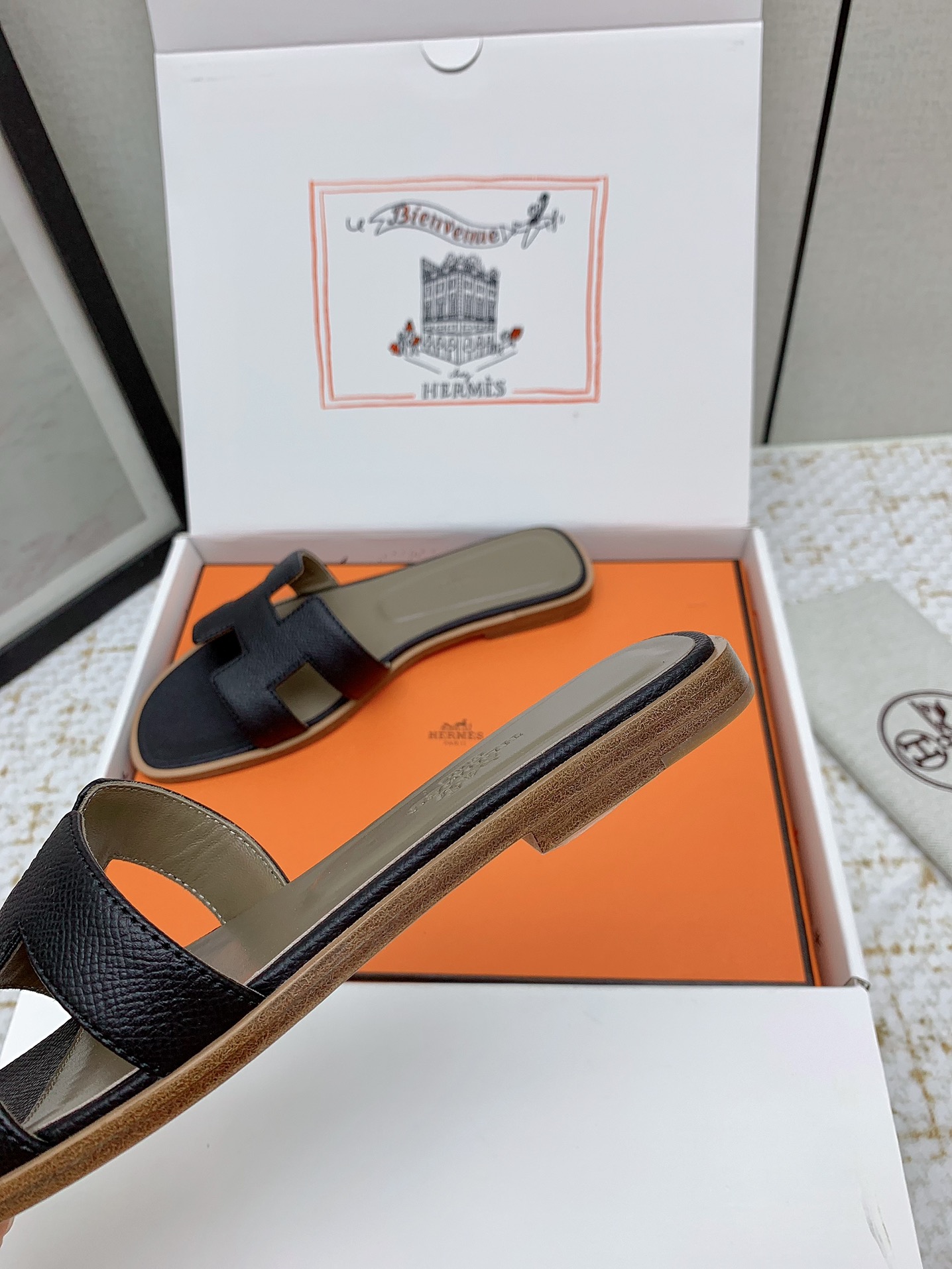 Elegant H-Cut Leather Slide Sandals - Stylish Summer Beach Slip-Ons 8 i1750233313 1585 8