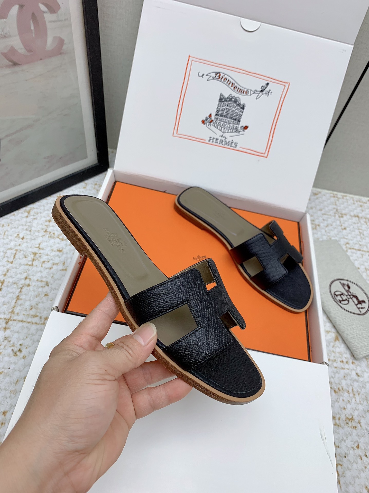Elegant H-Cut Leather Slide Sandals - Stylish Summer Beach Slip-Ons 5 i1750233313 8344 5