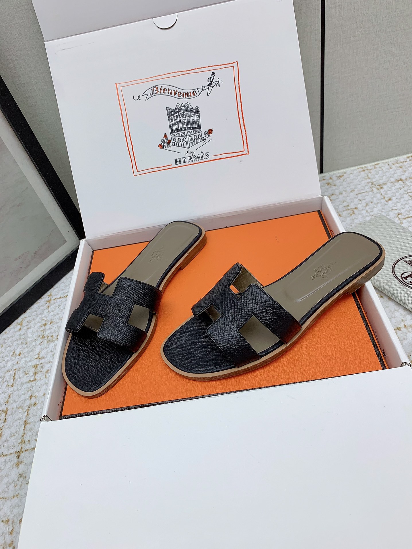 Elegant H-Cut Leather Slide Sandals - Stylish Summer Beach Slip-Ons 3 i1750233313 9725 6