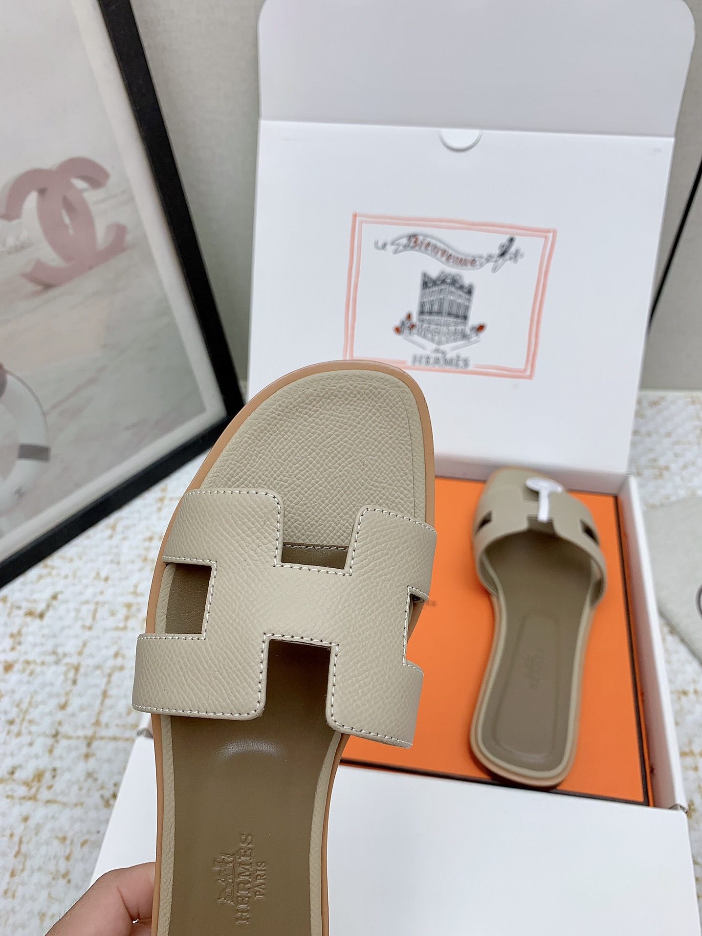 Hermès Oran Leather Sandals - Iconic Style & Comfort, Available in Multiple Sizes 10 i1750233373 199 5