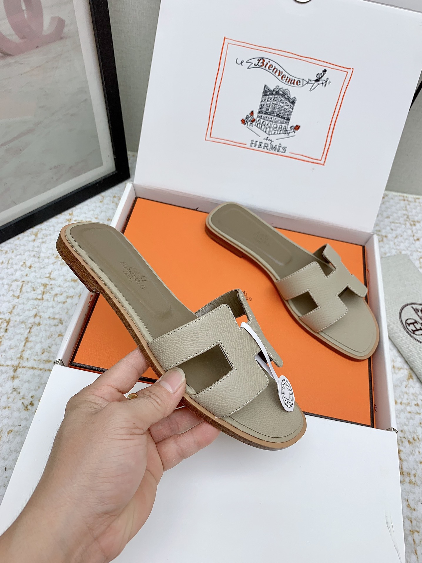 Hermès Oran Leather Sandals - Iconic Style & Comfort, Available in Multiple Sizes 6 i1750233373 7230 1