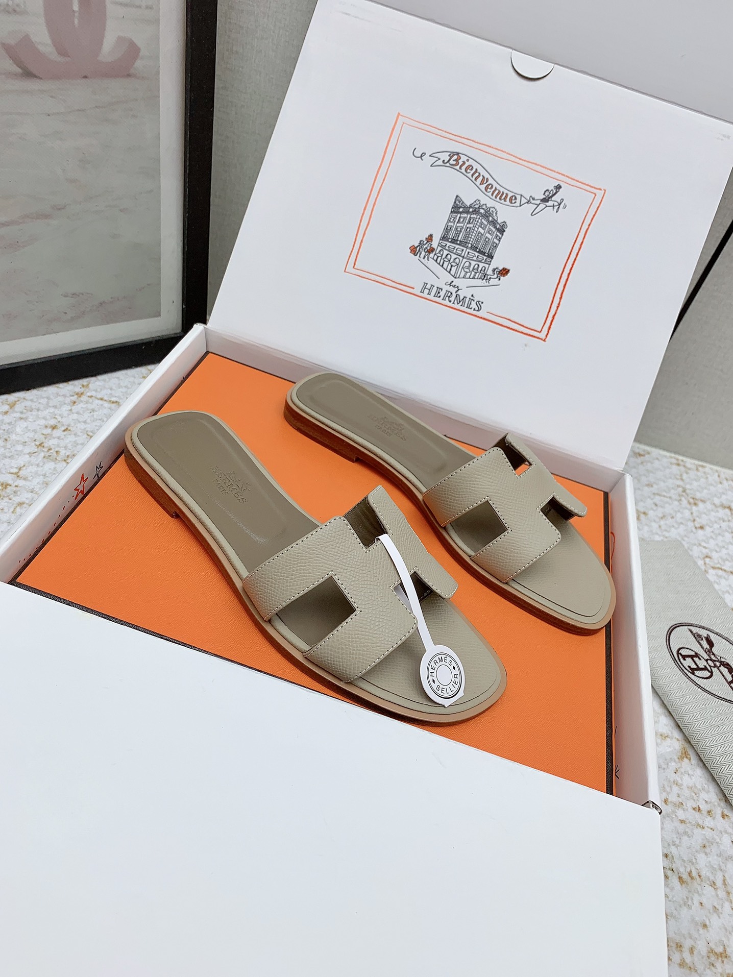Hermès Oran Leather Sandals - Iconic Style & Comfort, Available in Multiple Sizes 2 i1750233373 7497 4