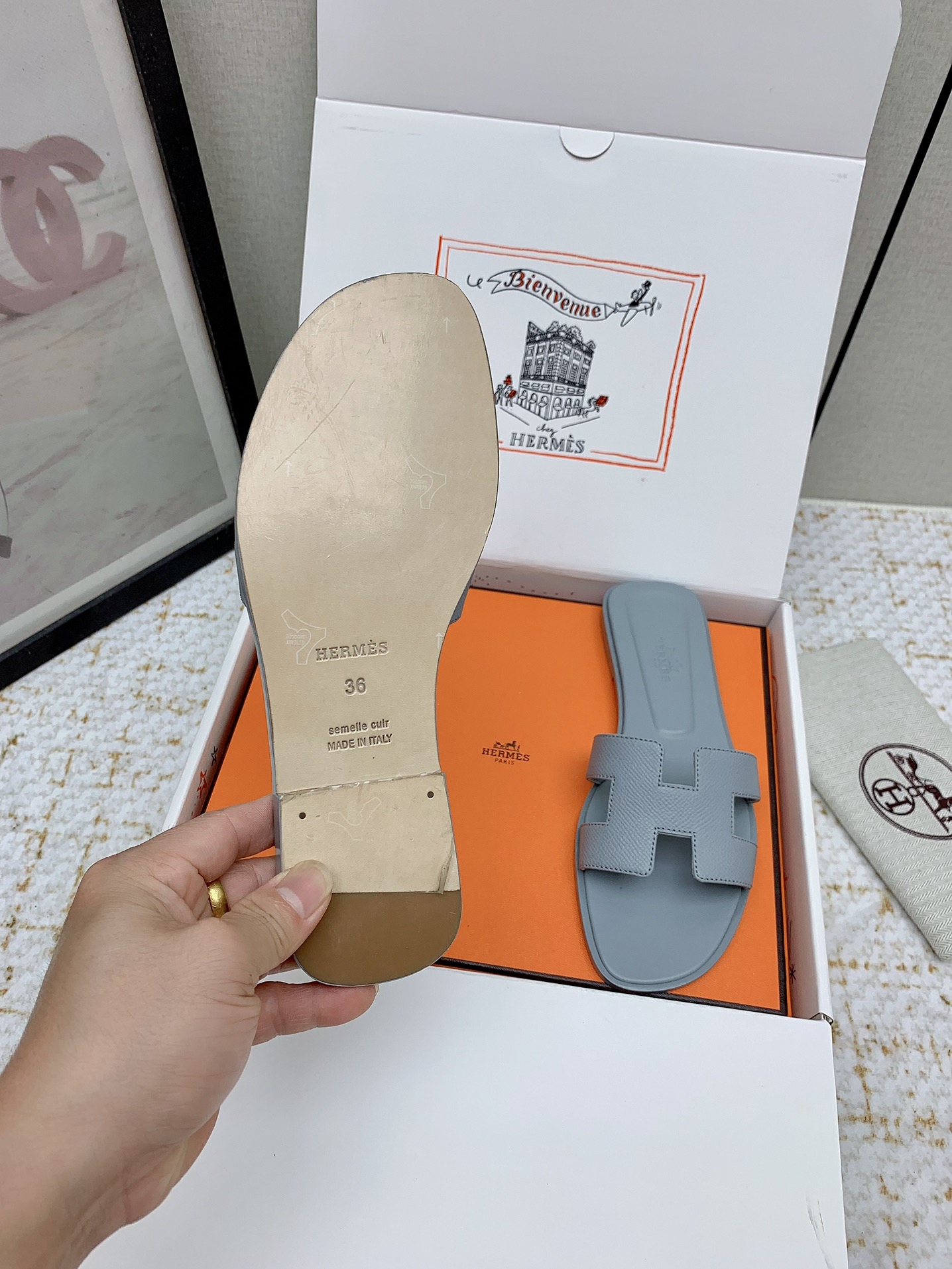 Hermès Oran Sandal - Chic Leather Slides for Women - Sizes 35 to 42 8 i1750233463 8697 3