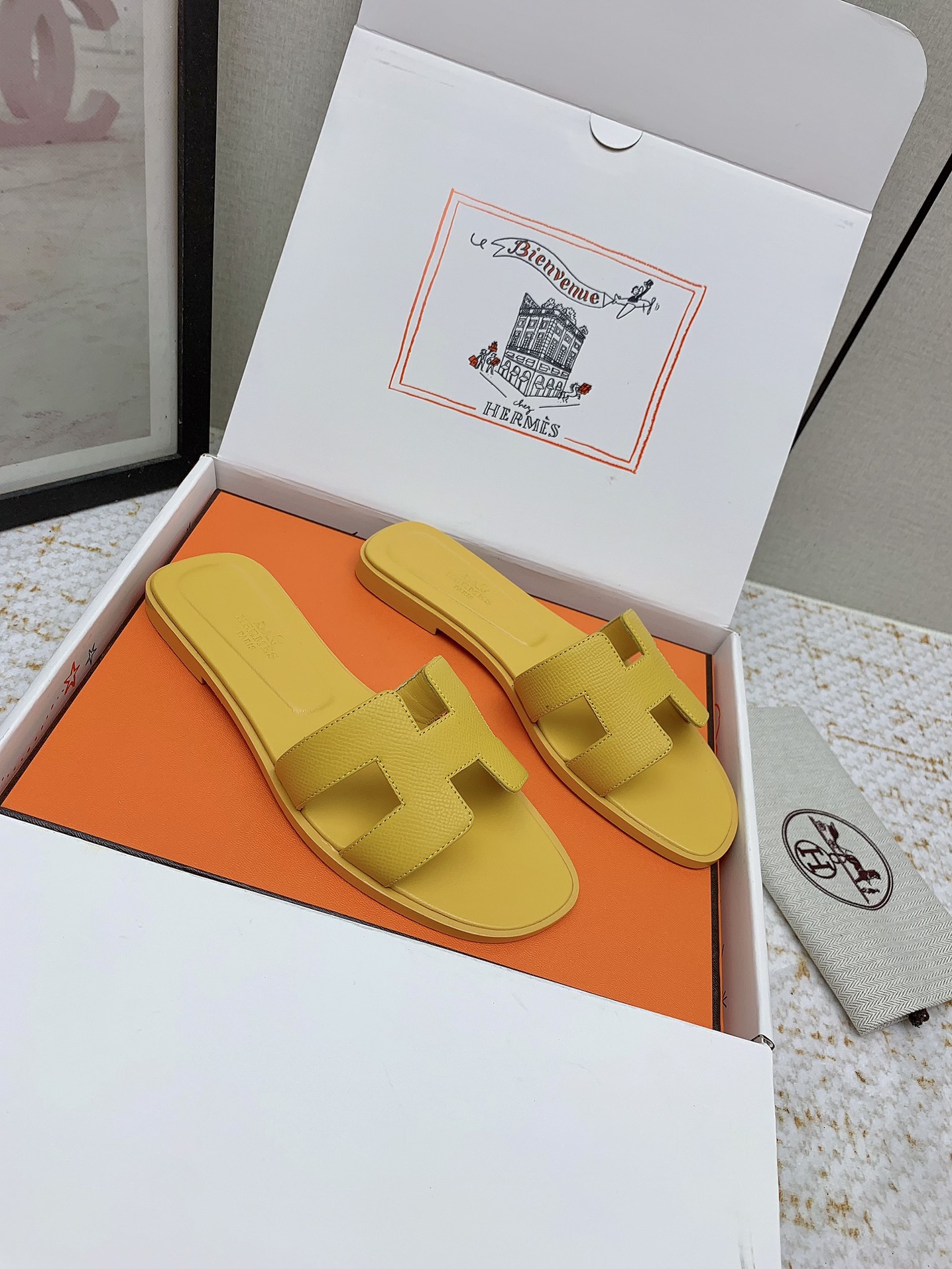 Hermes Oran Sandal - Iconic Style & Comfort, Yellow Leather Slides 1 i1750233496 9214 2
