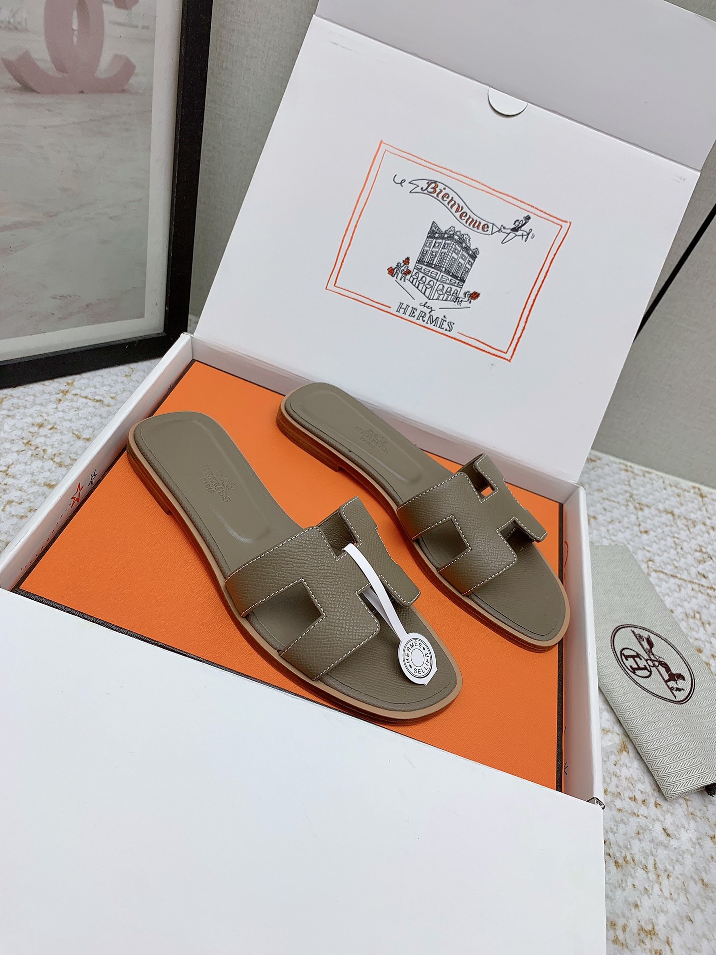 Elegant Hermes Oran Leather Slides - Iconic Design & Comfortable Fit 1 i1750233534 3994 1