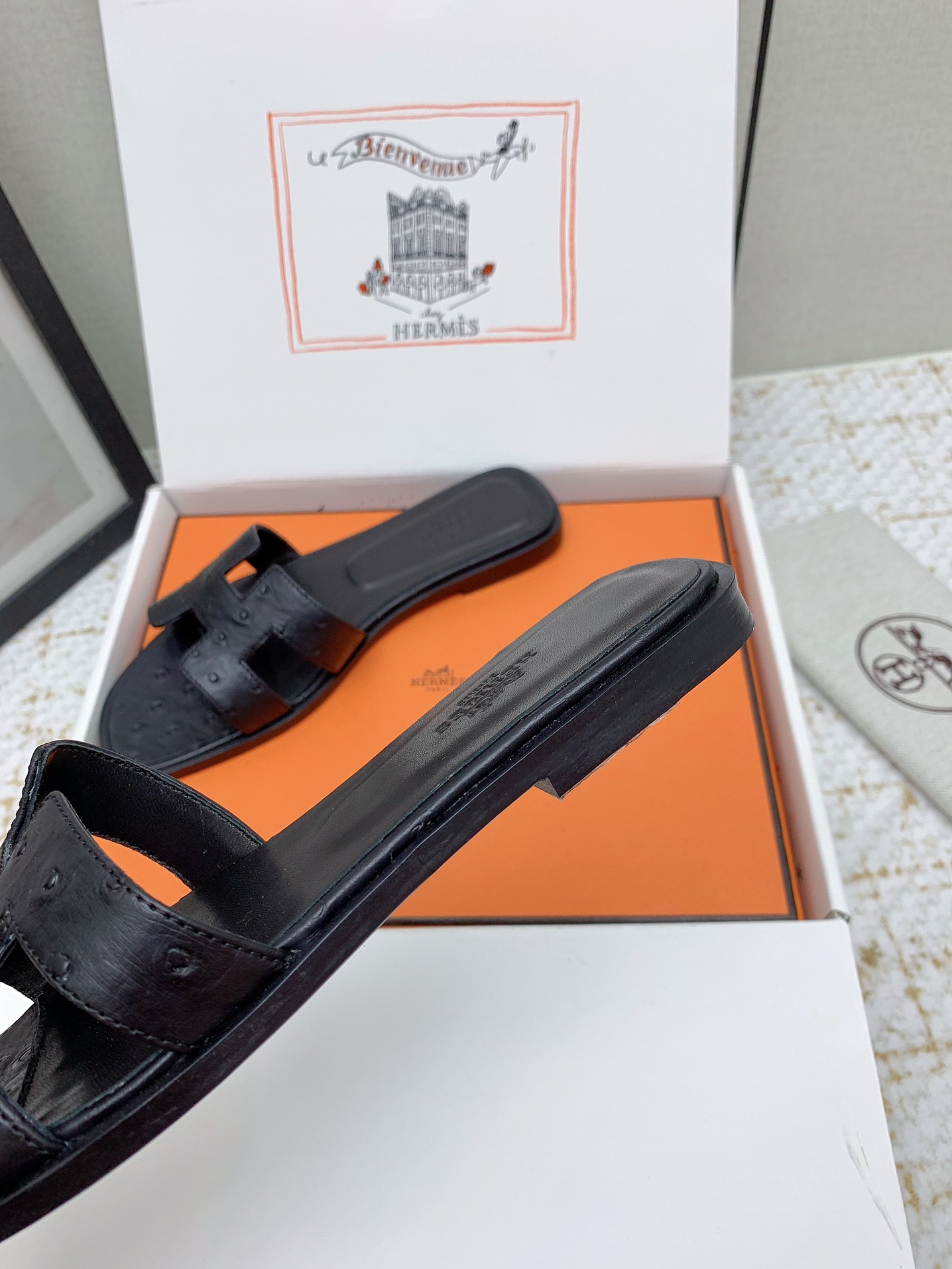 Hermès Oran Black Leather Sandals Slides - Iconic Style & Comfort 9 i1750233794 1186 3