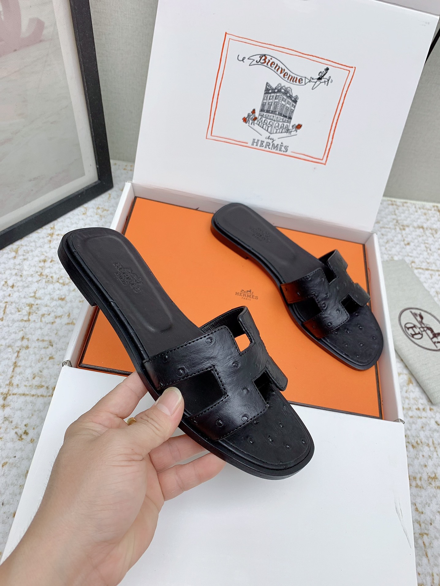 Hermès Oran Black Leather Sandals Slides - Iconic Style & Comfort 6 i1750233794 1247 1