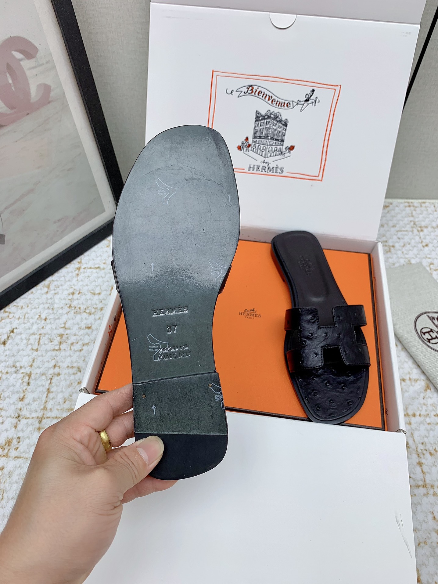 Hermès Oran Black Leather Sandals Slides - Iconic Style & Comfort 8 i1750233794 3511 7