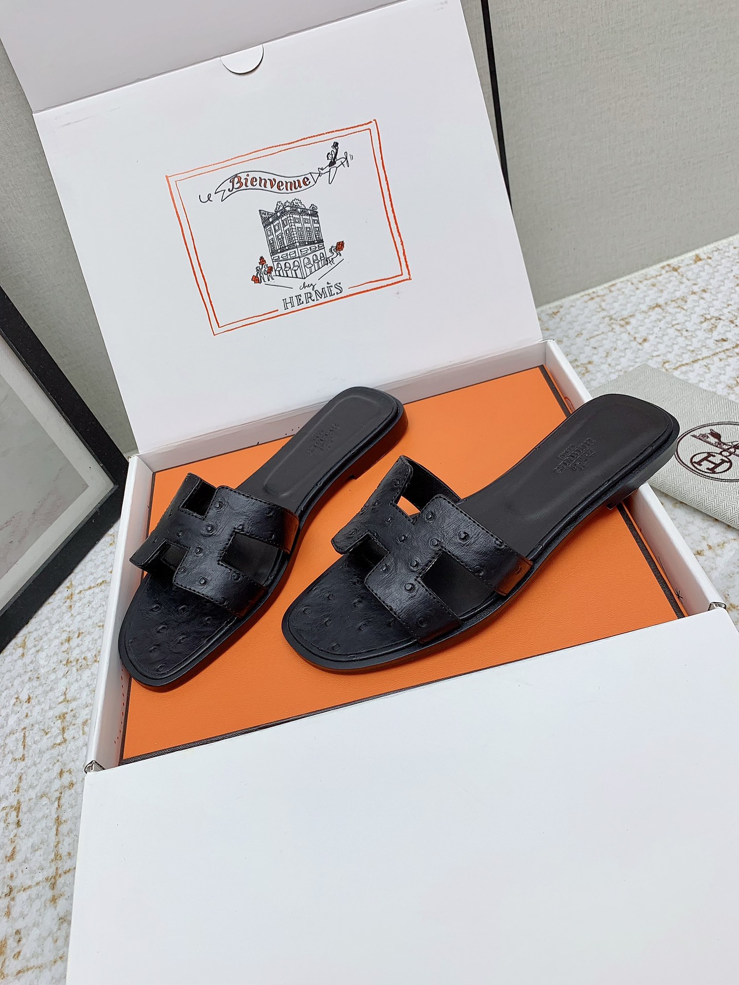 Hermès Oran Black Leather Sandals Slides - Iconic Style & Comfort 4 i1750233794 6271 6