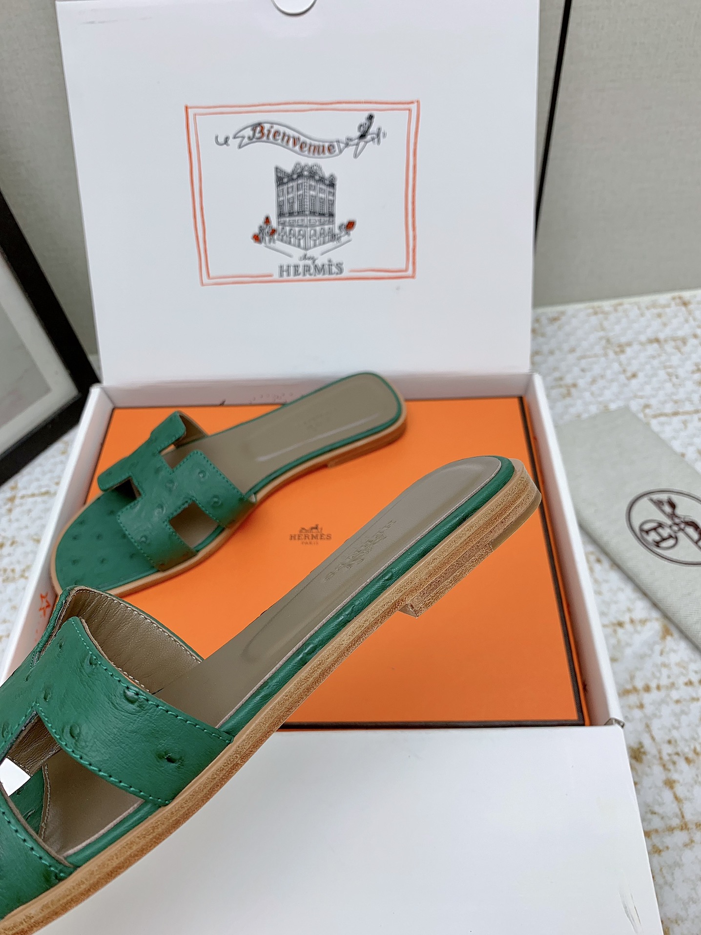 Hermes Oran Green Ostrich Leather Flat Sandals Slides Shoes 8 i1750233930 2990 3