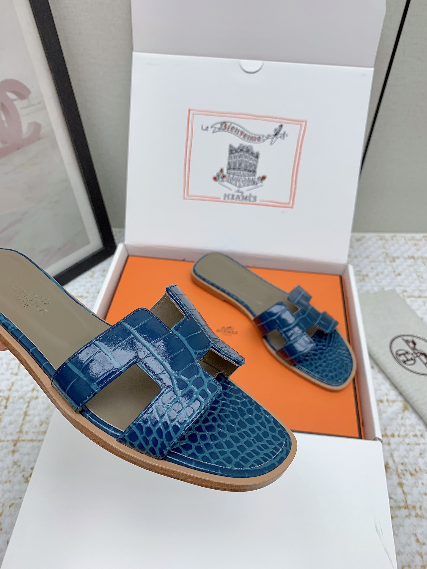 Hermès Oran Leather Slides - Stylish & Comfortable Women's Sandals 9 i1750234098 1735 3