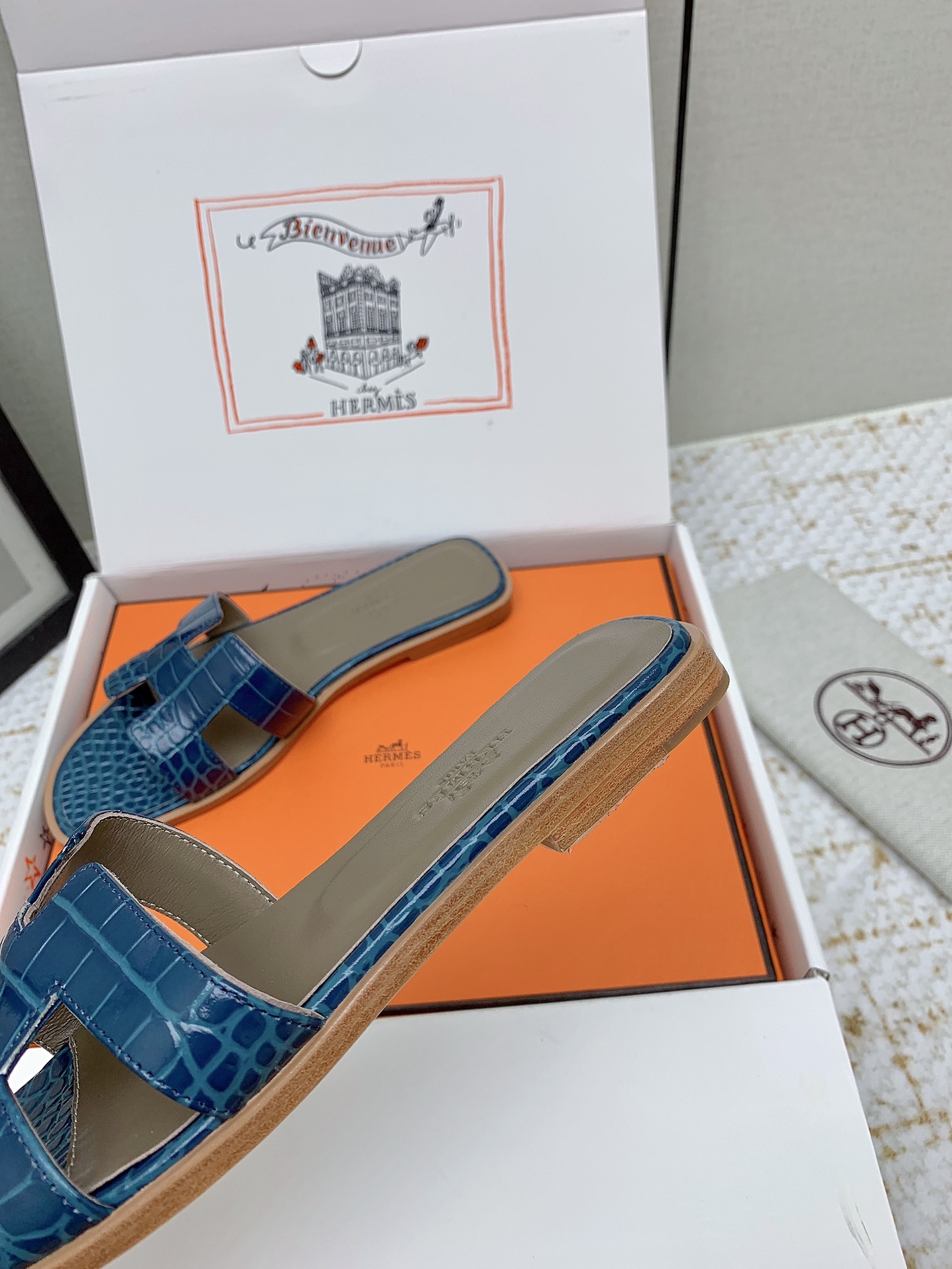 Hermès Oran Leather Slides - Stylish & Comfortable Women's Sandals 8 i1750234098 1800 1