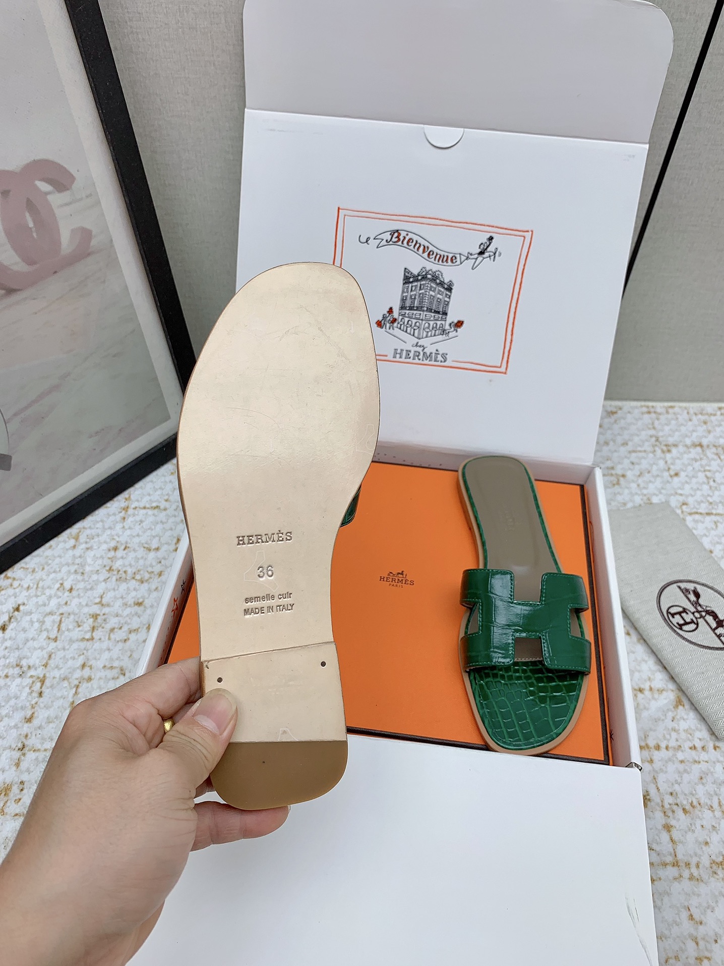Hermes Oran Green Crocodile Embossed Leather Flat Sandals Slides Shoes 8 i1750234178 1692 1