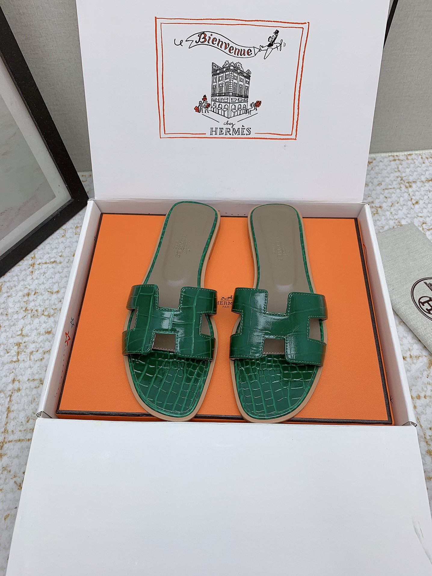 Hermes Oran Green Crocodile Embossed Leather Flat Sandals Slides Shoes 3 i1750234178 2075 3