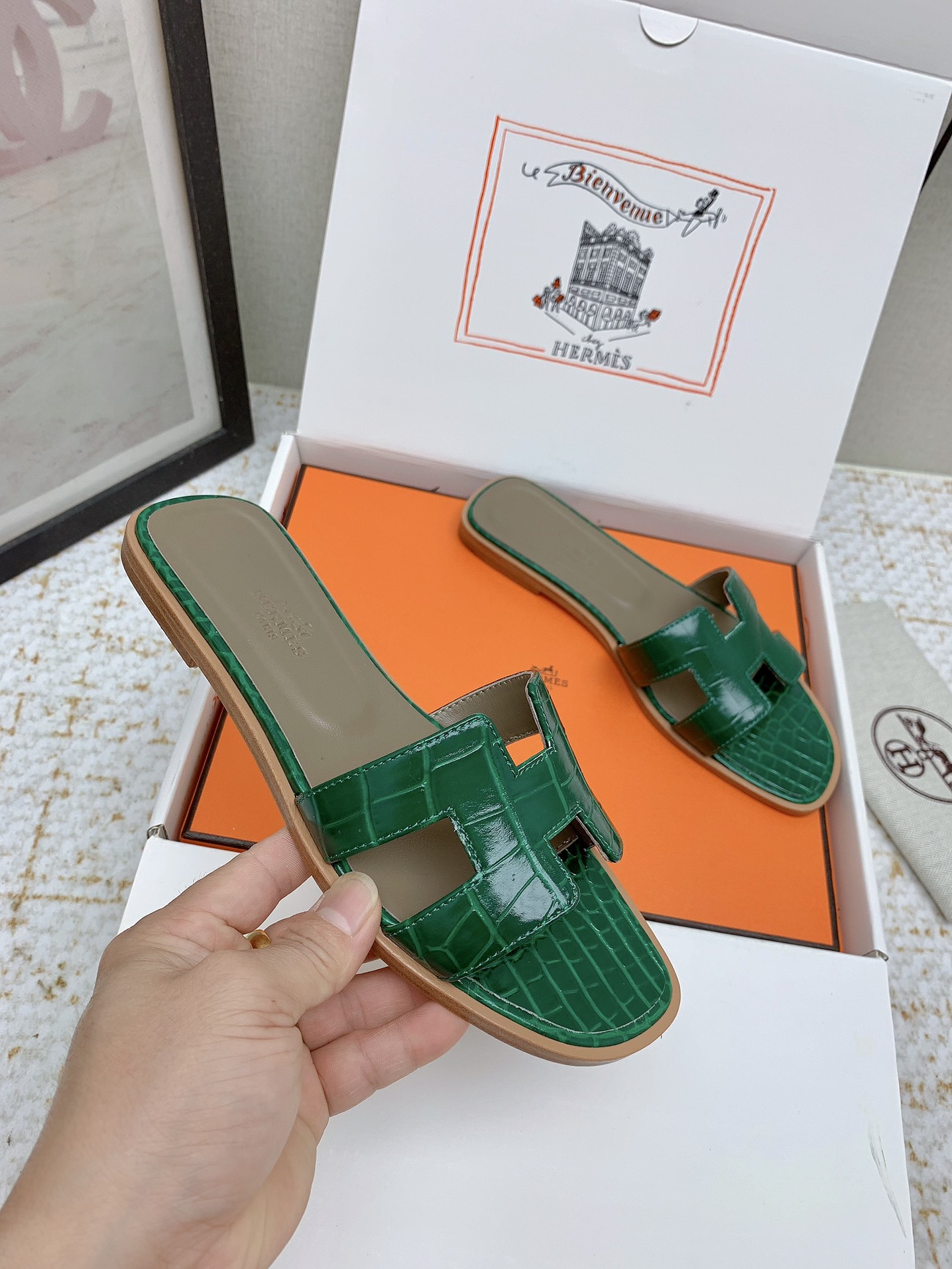 Hermes Oran Green Crocodile Embossed Leather Flat Sandals Slides Shoes 6 i1750234178 5021 0